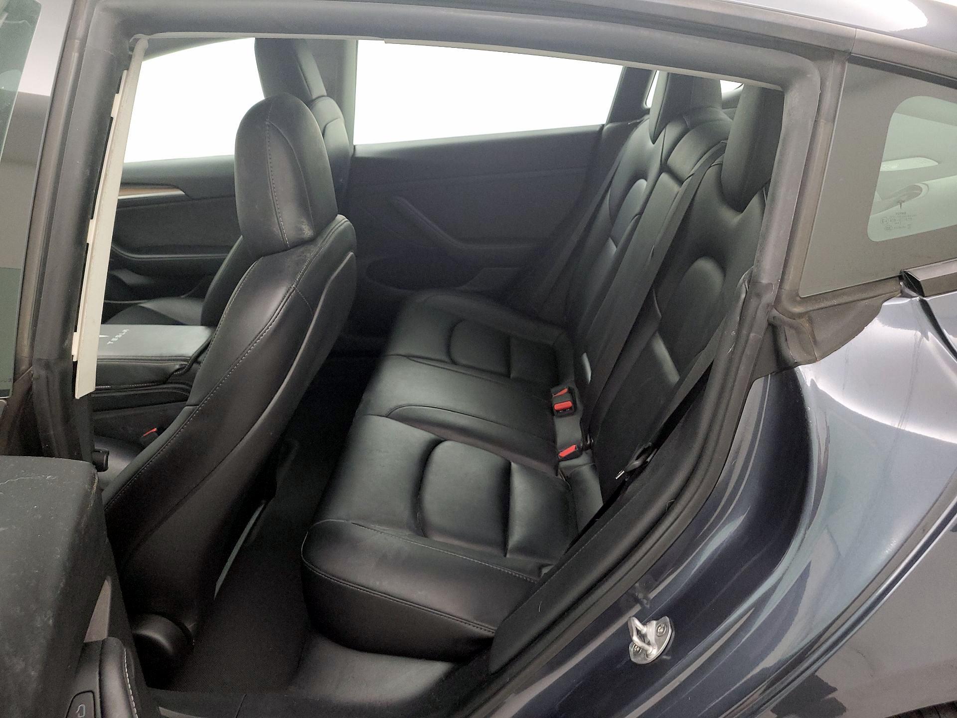 Thumbnail: 2022 Tesla Model 3 - 19