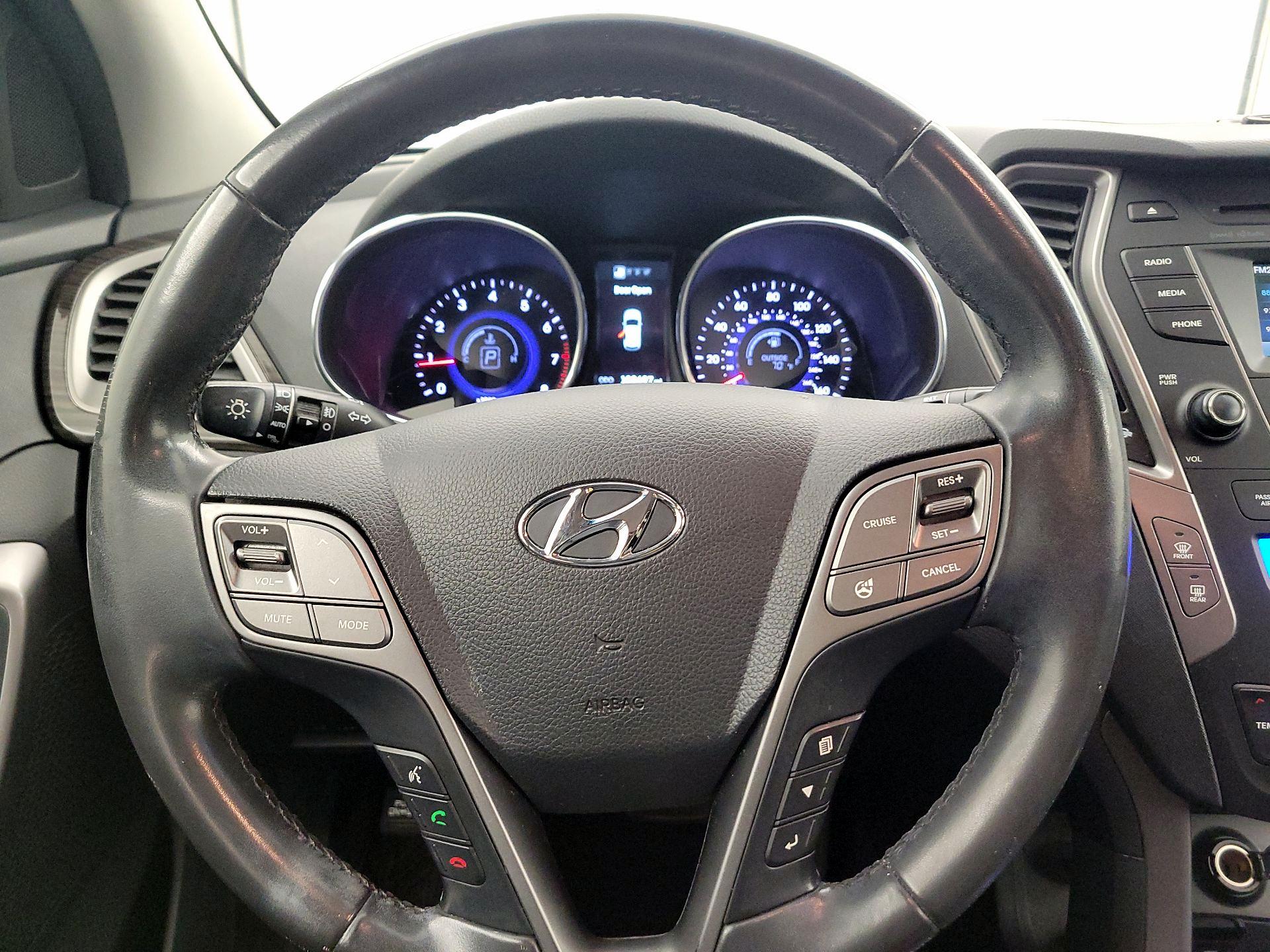 Thumbnail: 2016 Hyundai Santa Fe - 10