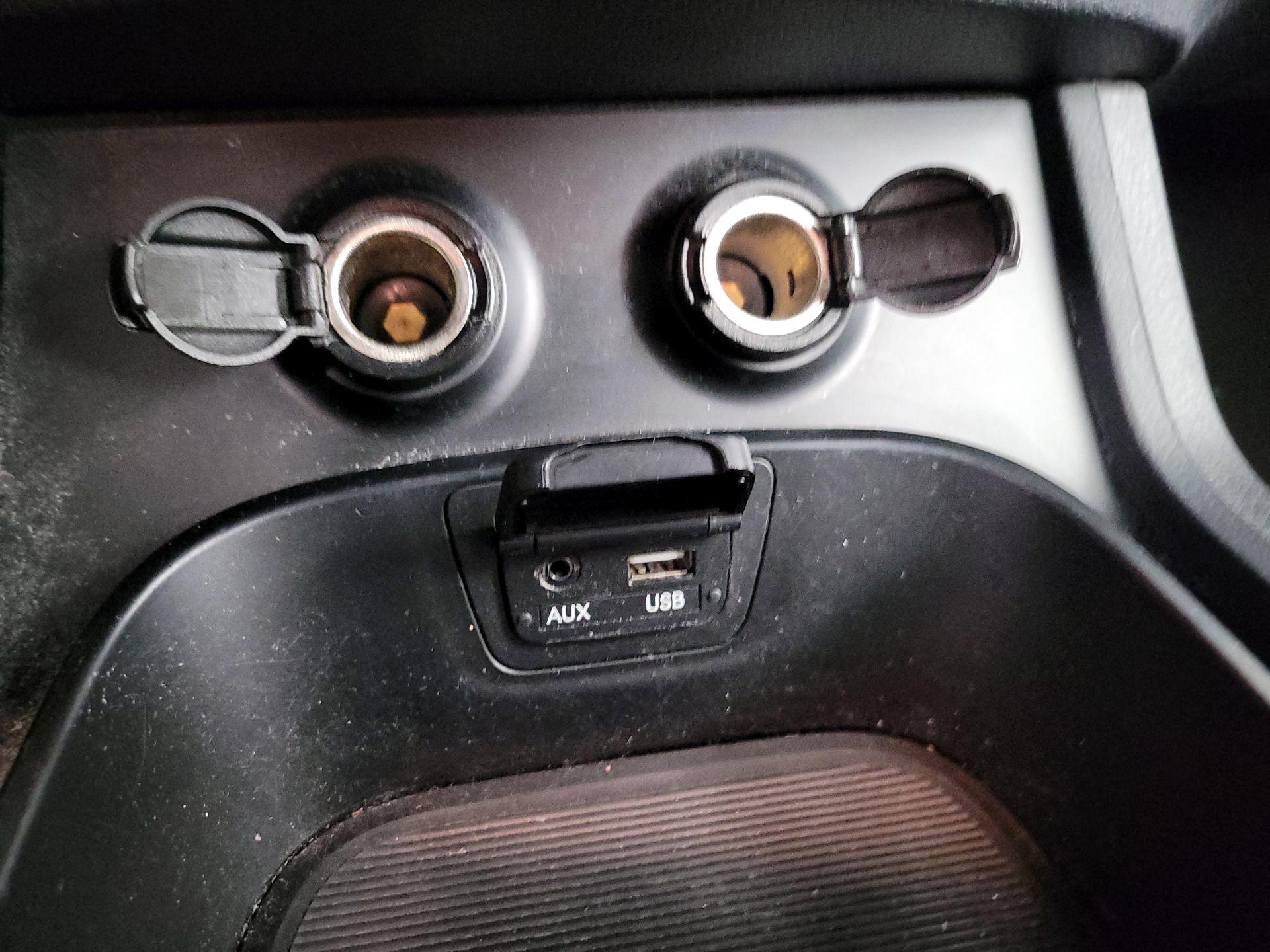 Thumbnail: 2016 Hyundai Santa Fe - 18