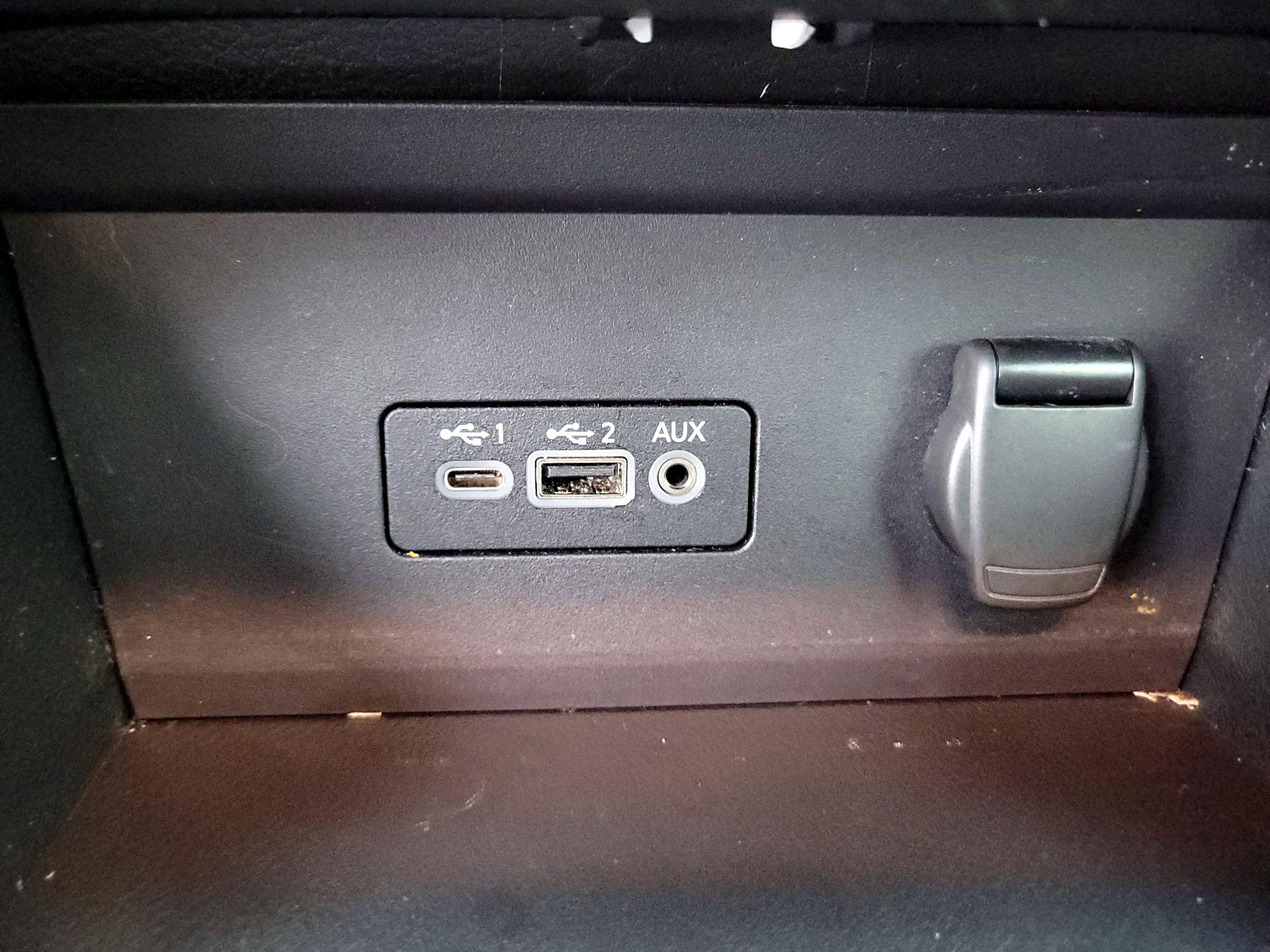 Thumbnail: 2020 Nissan Sentra - 18