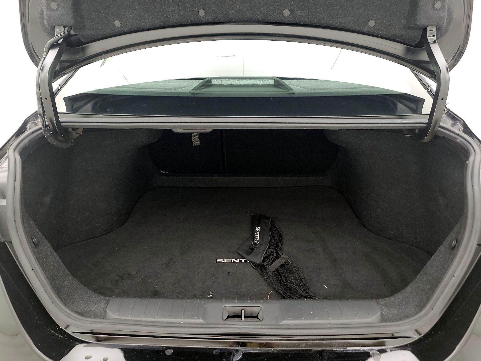 Thumbnail: 2020 Nissan Sentra - 20