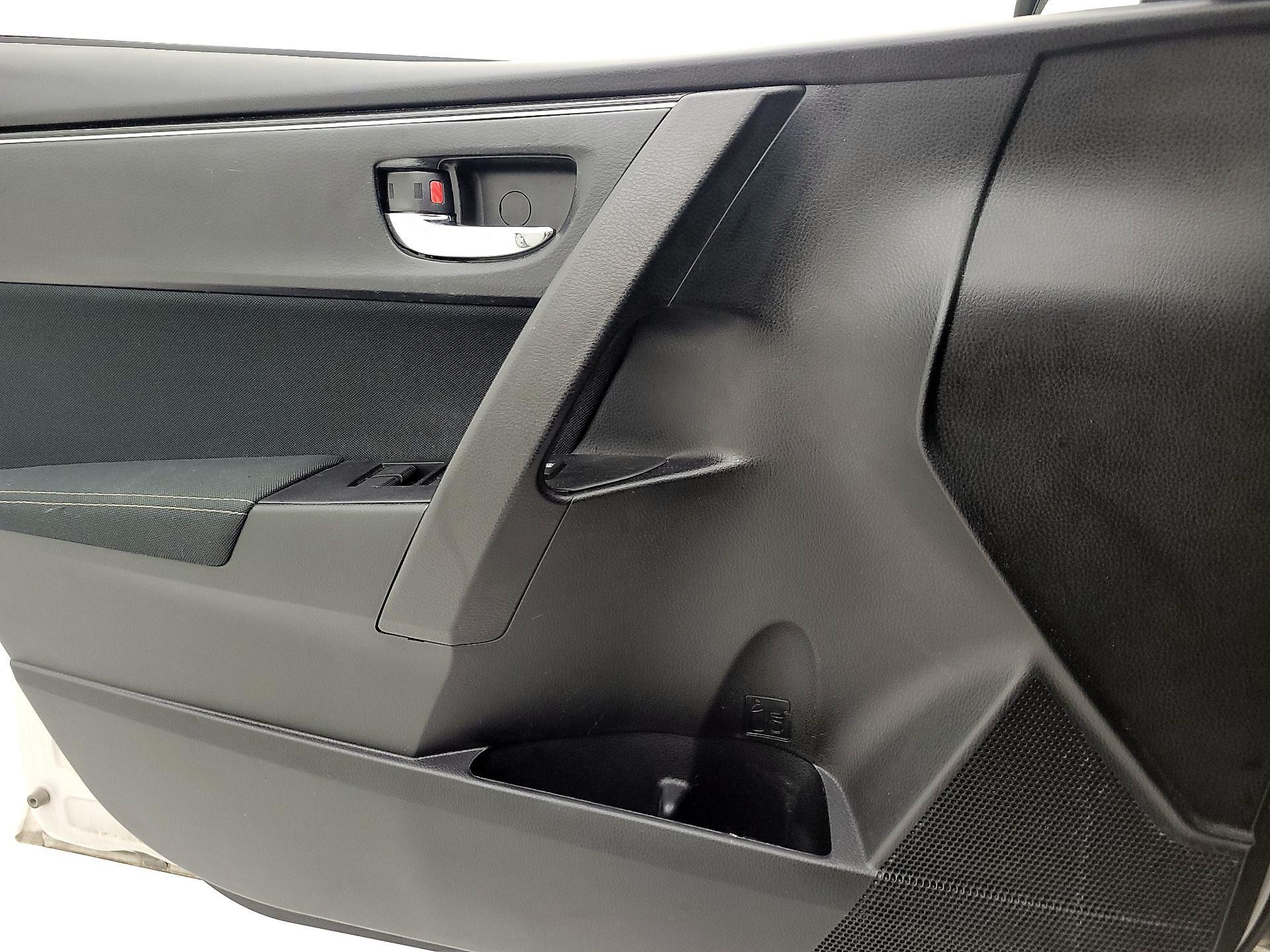 Thumbnail: 2018 Toyota Corolla - 12