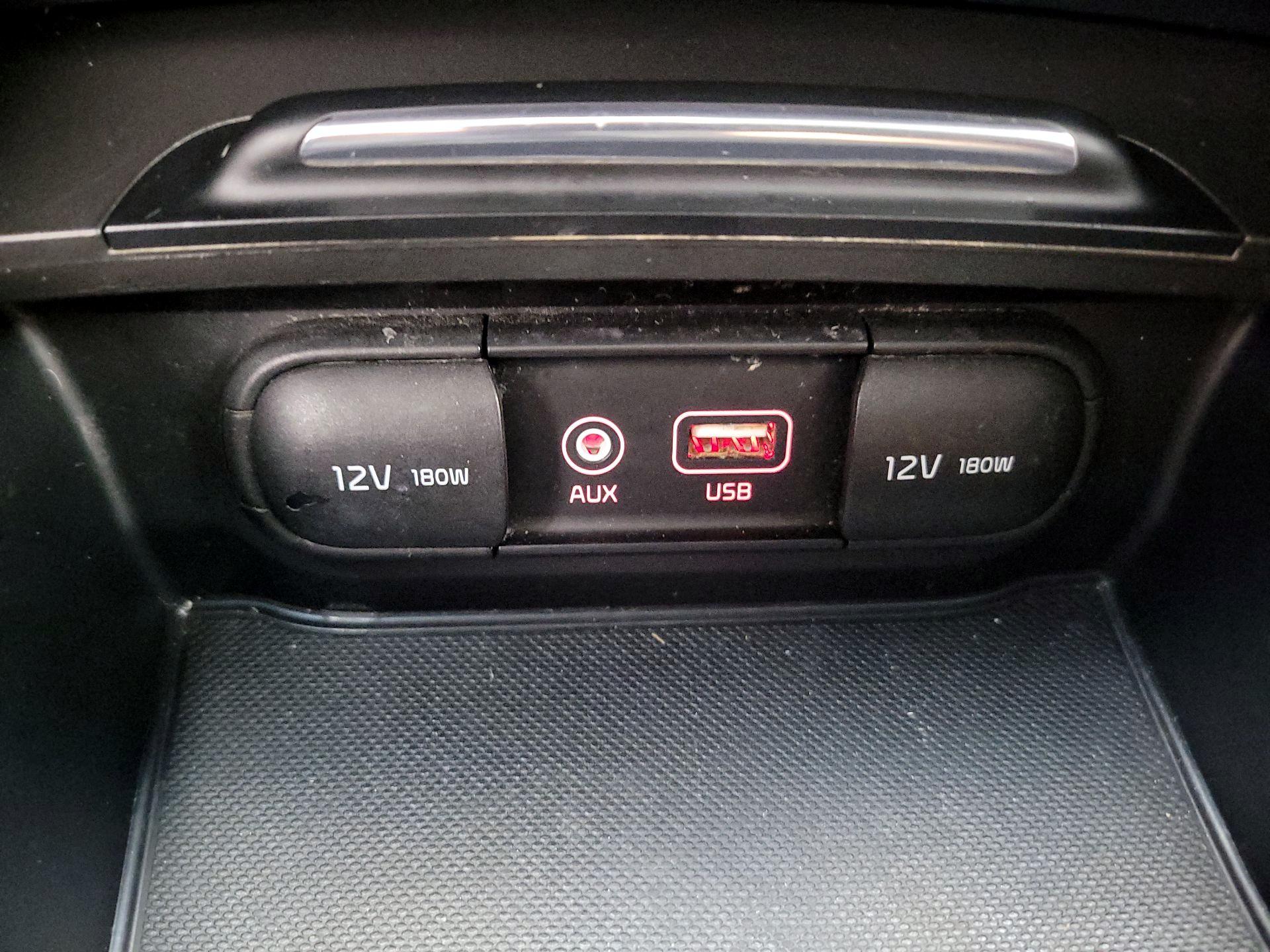 Thumbnail: 2016 Kia Optima - 19