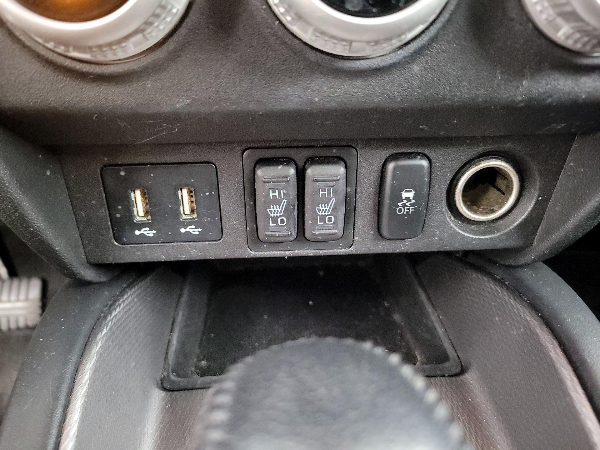 Thumbnail: 2021 Mitsubishi Outlander Sport - 18