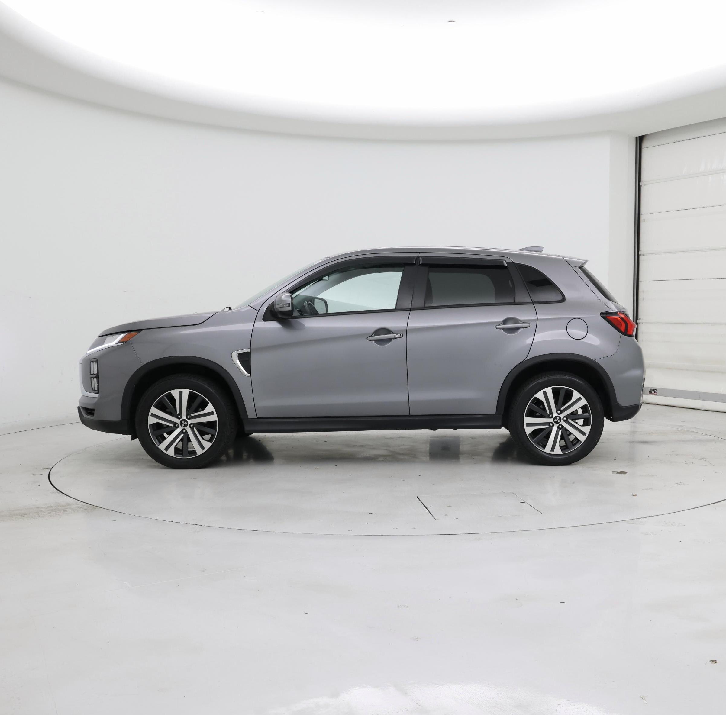 Thumbnail: 2021 Mitsubishi Outlander Sport - 3