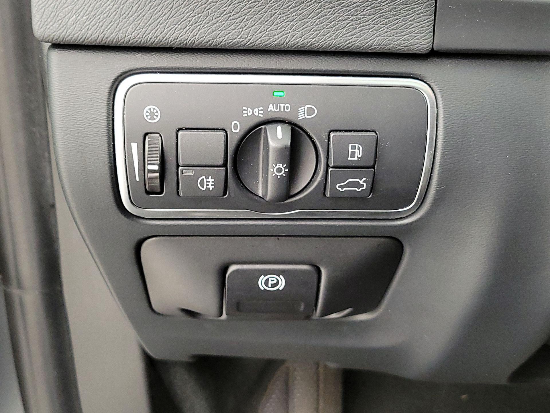 Thumbnail: 2018 Volvo S60 - 13