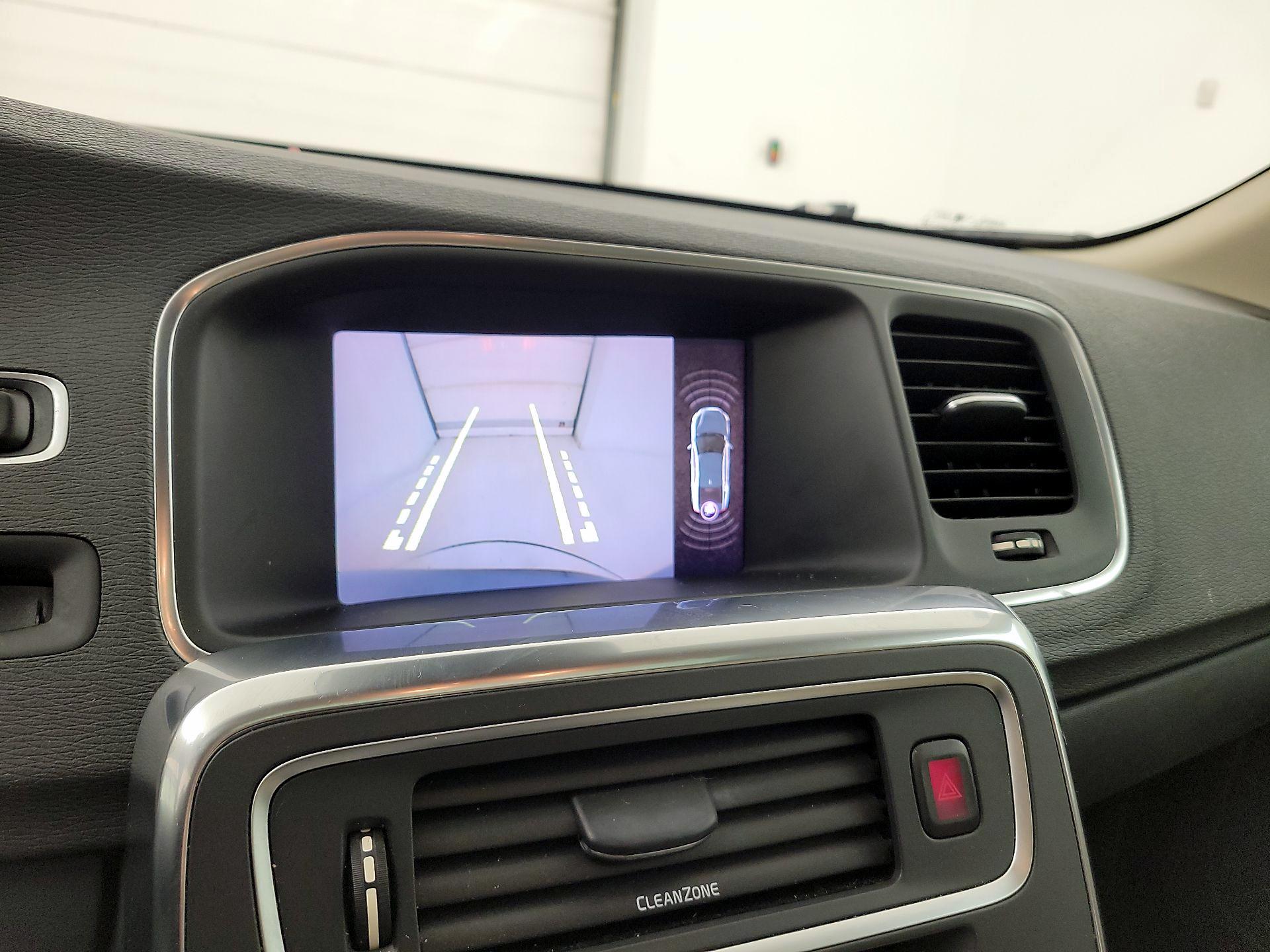 Thumbnail: 2018 Volvo S60 - 15