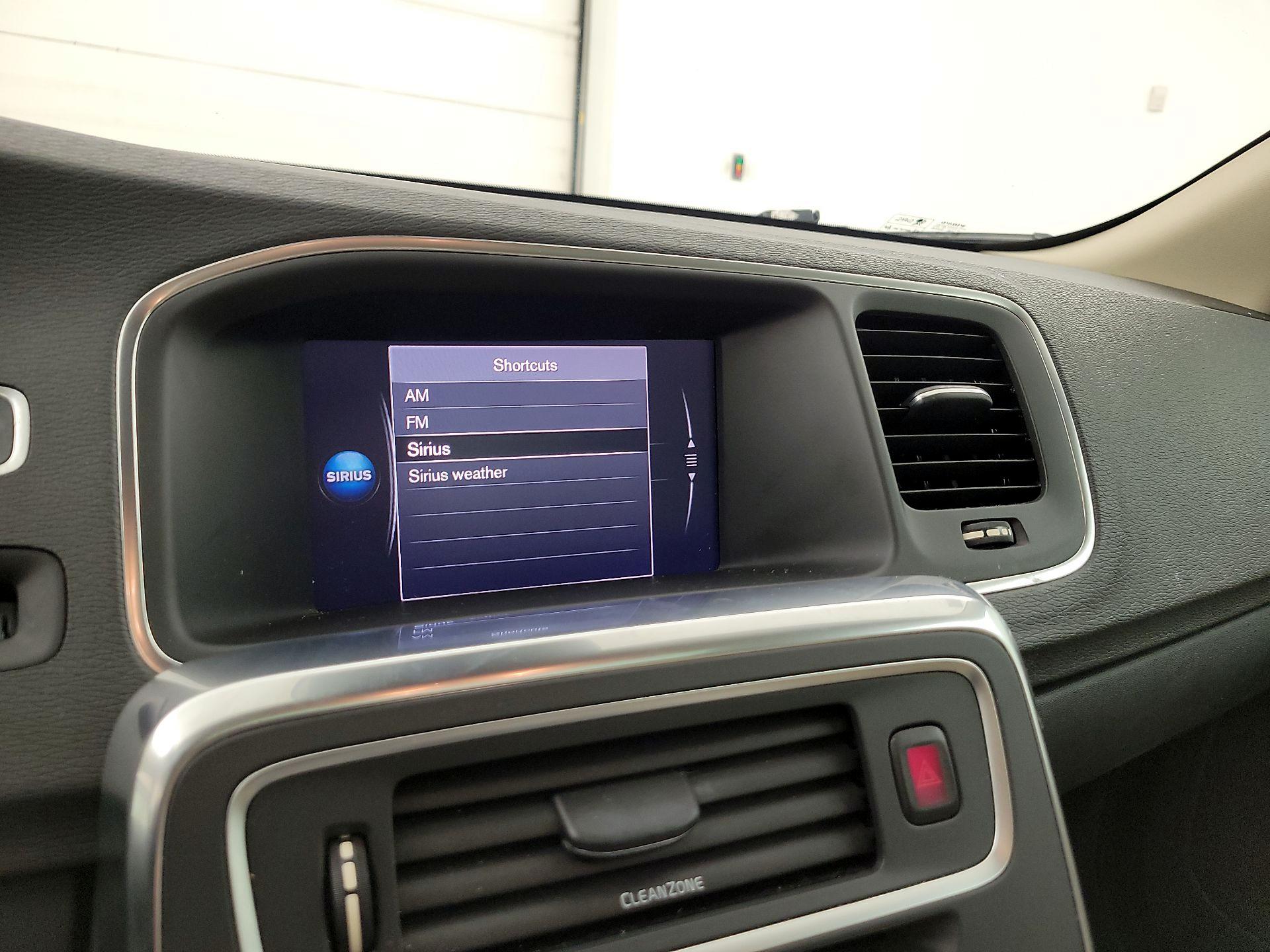 Thumbnail: 2018 Volvo S60 - 16