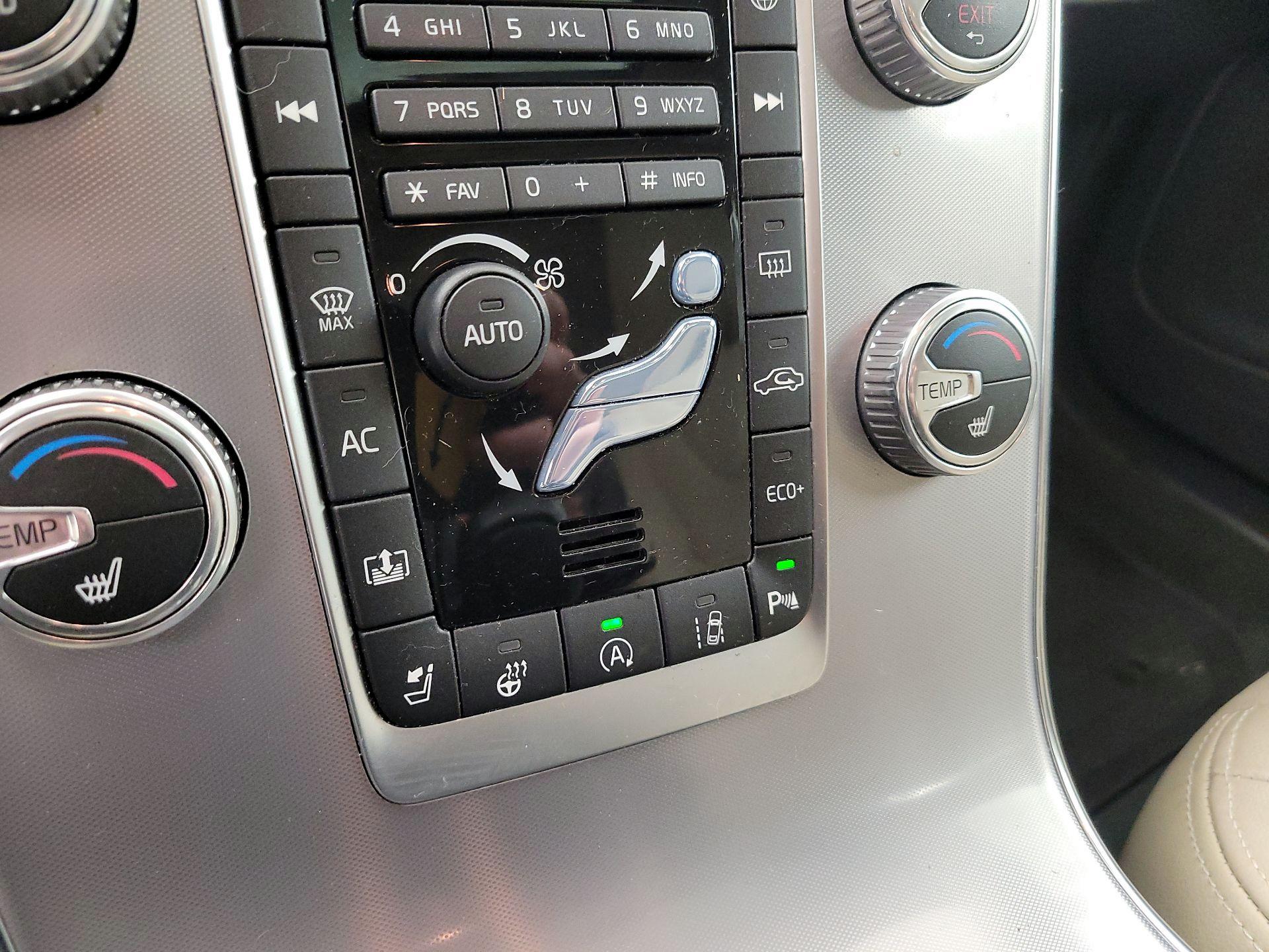 Thumbnail: 2018 Volvo S60 - 17