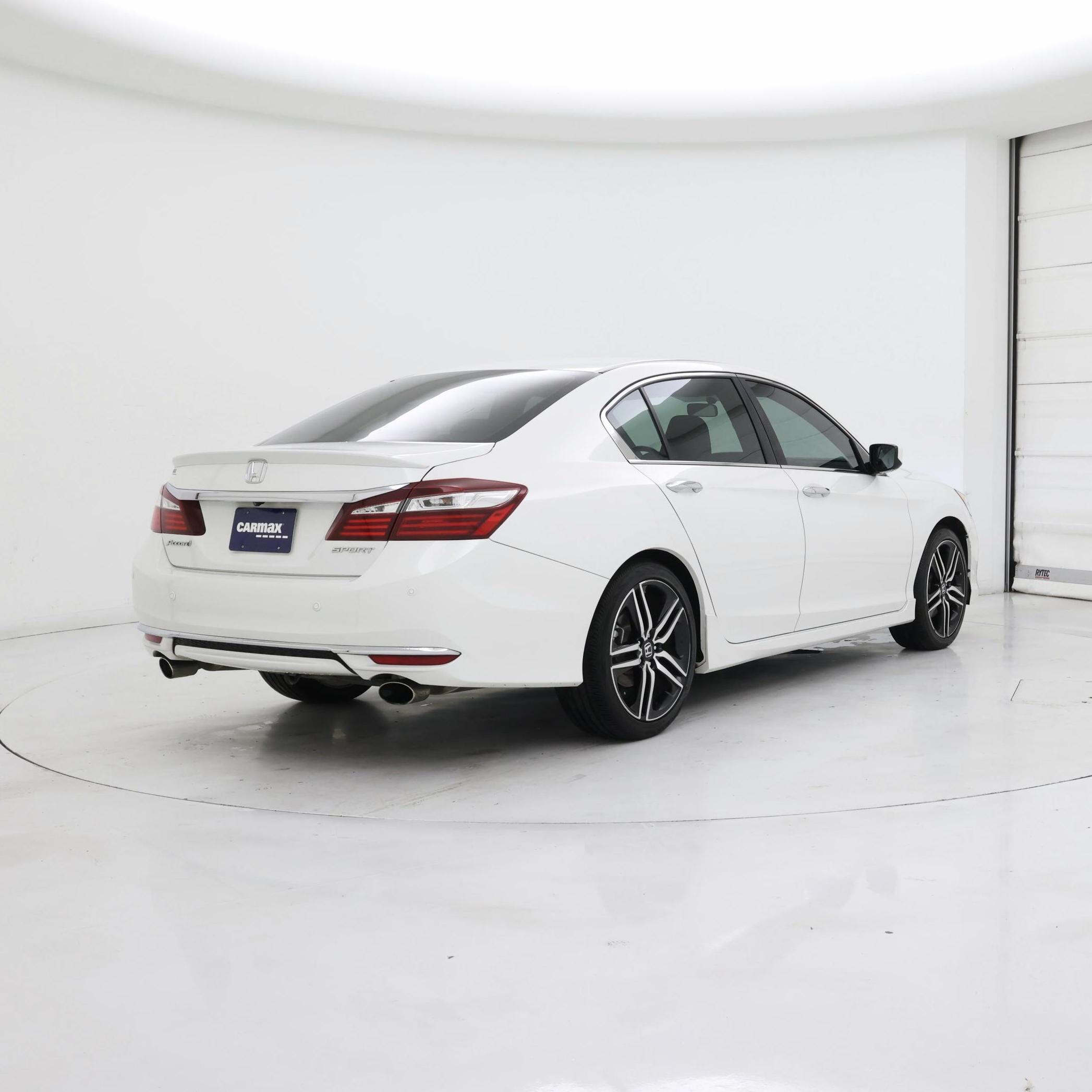 Thumbnail: 2017 Honda Accord - 8