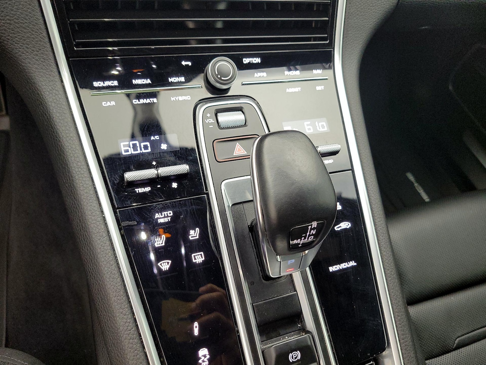 2021 Porsche Panamera 4 E-Hybrid - Photo 18