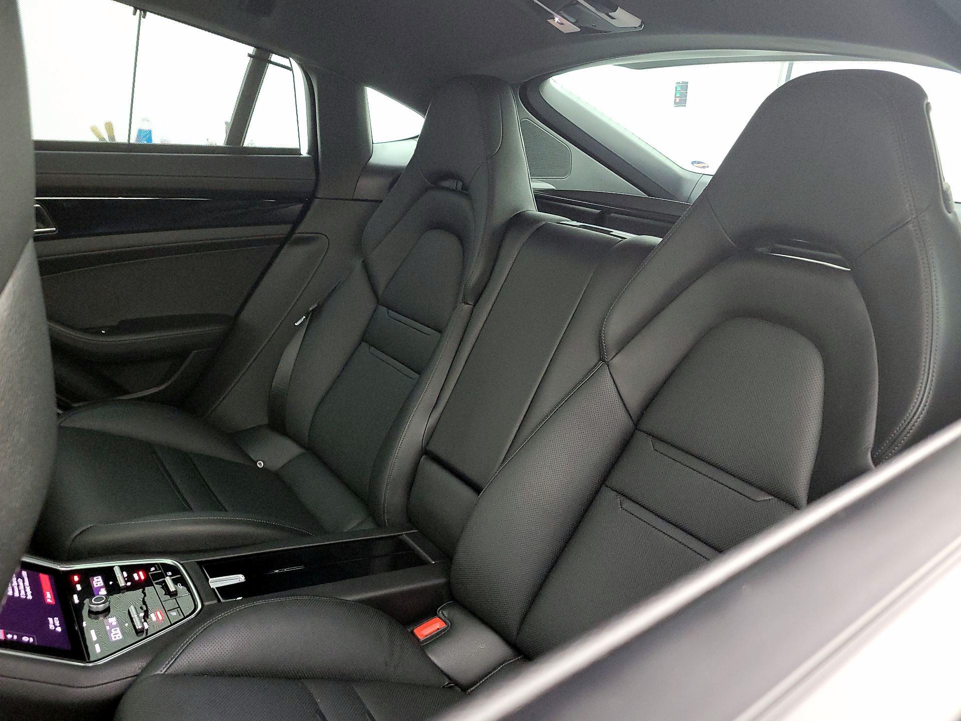Thumbnail: 2021 Porsche Panamera - 20