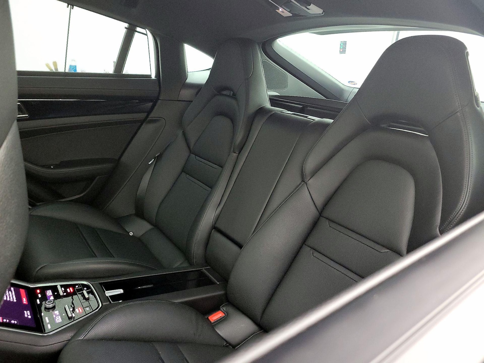 2021 Porsche Panamera 4 E-Hybrid - Photo 21