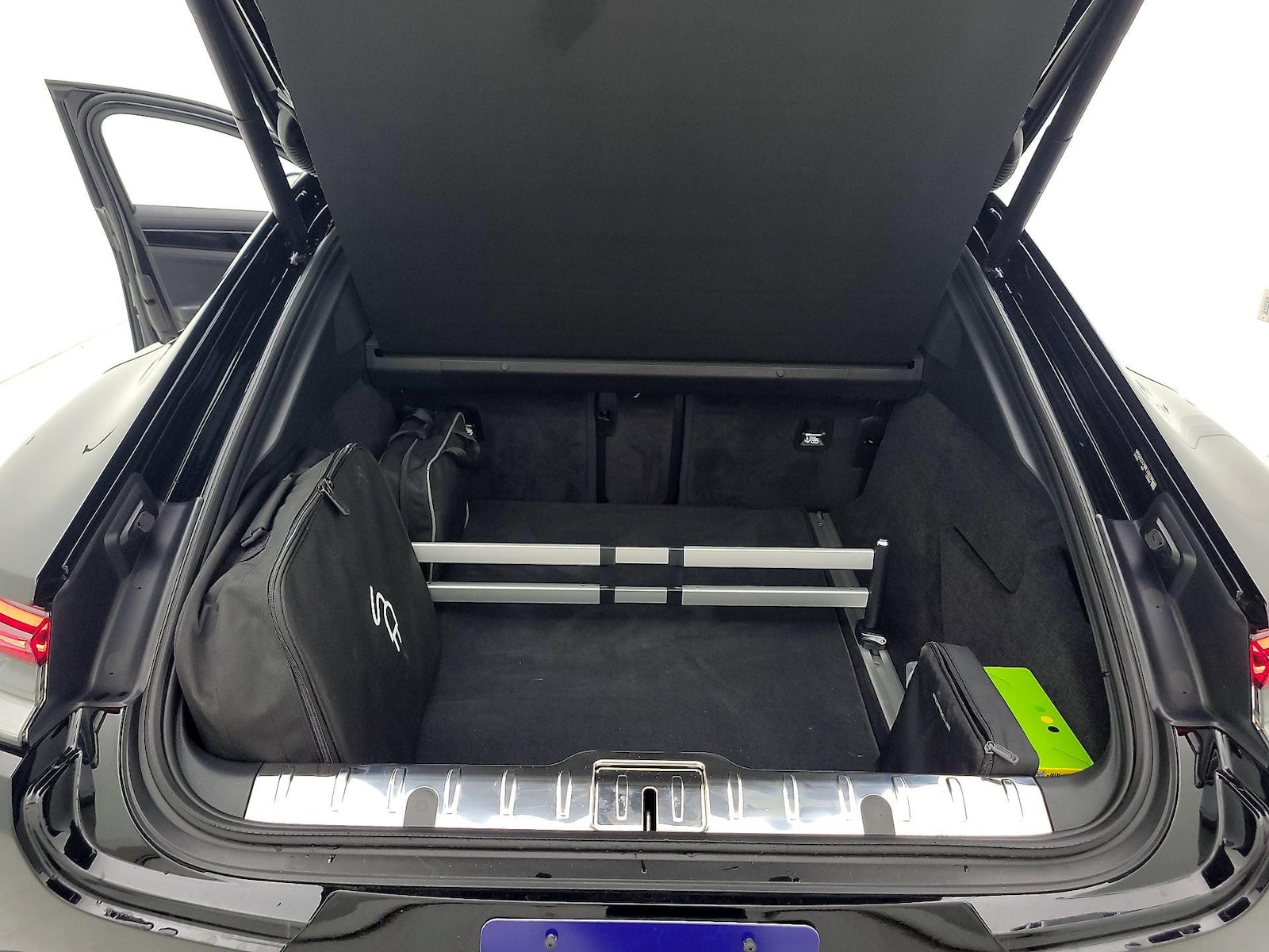 2021 Porsche Panamera 4 E-Hybrid - Photo 22