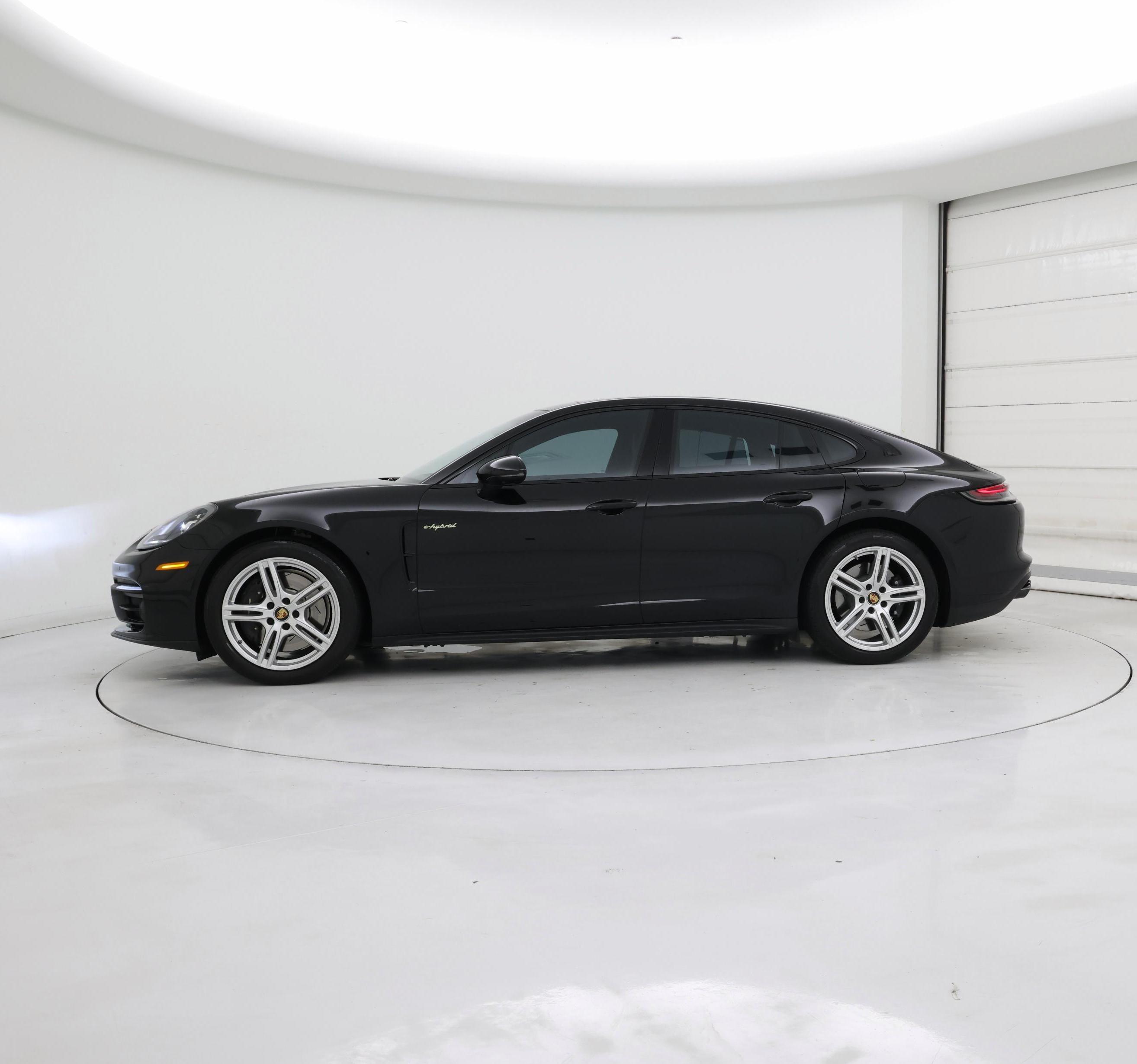 Thumbnail: 2021 Porsche Panamera - 3
