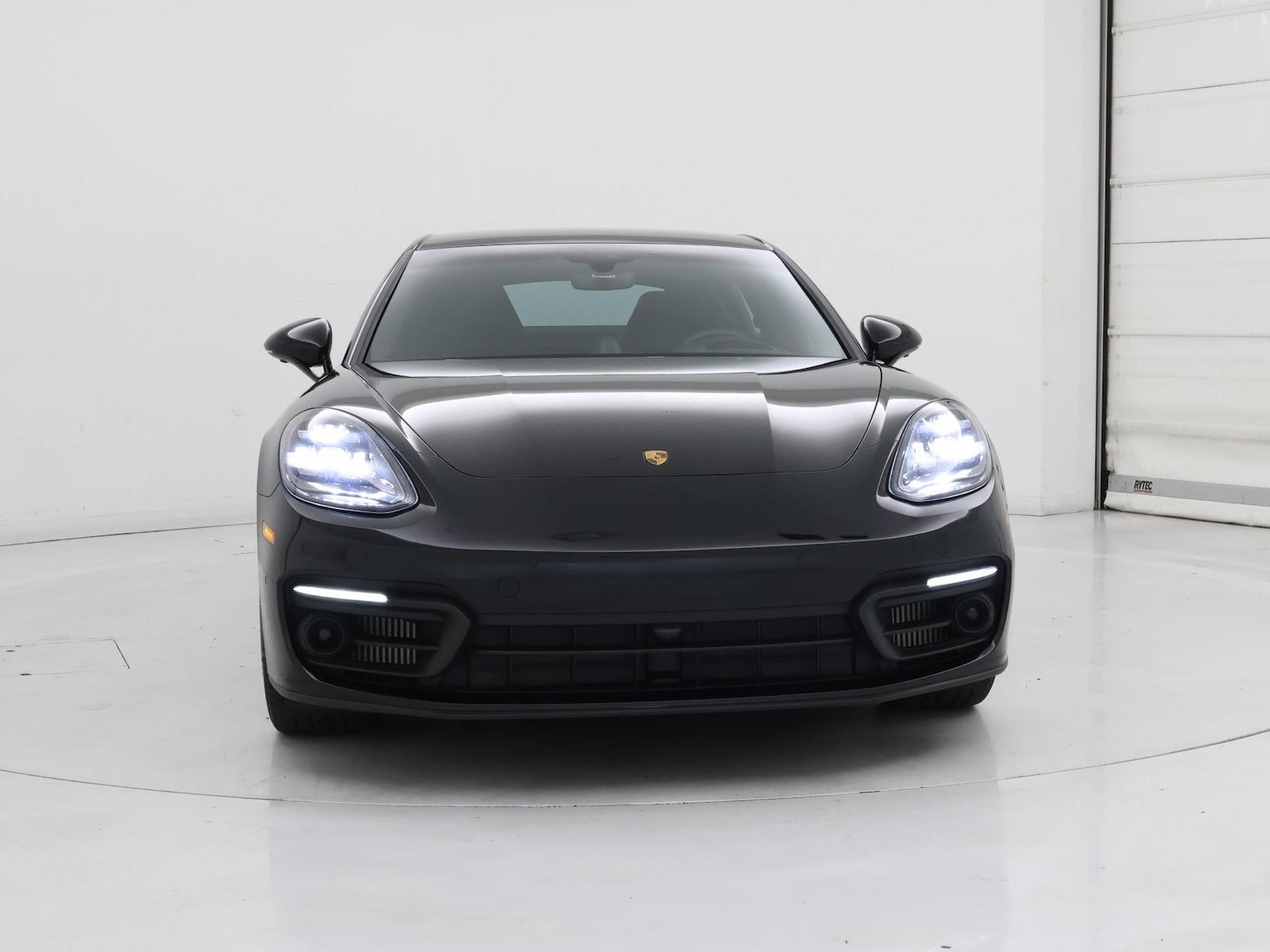 2021 Porsche Panamera 4 E-Hybrid - Photo 6