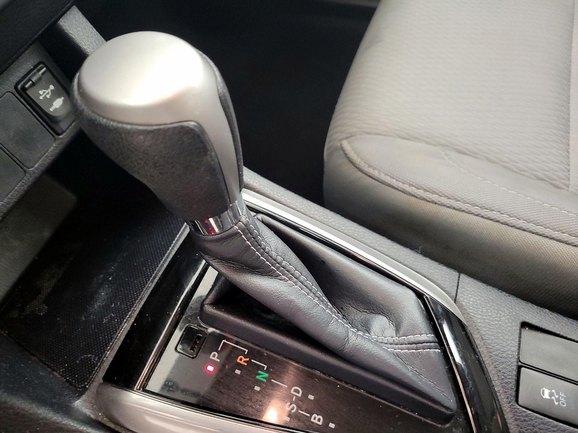 Thumbnail: 2014 Toyota Corolla - 17