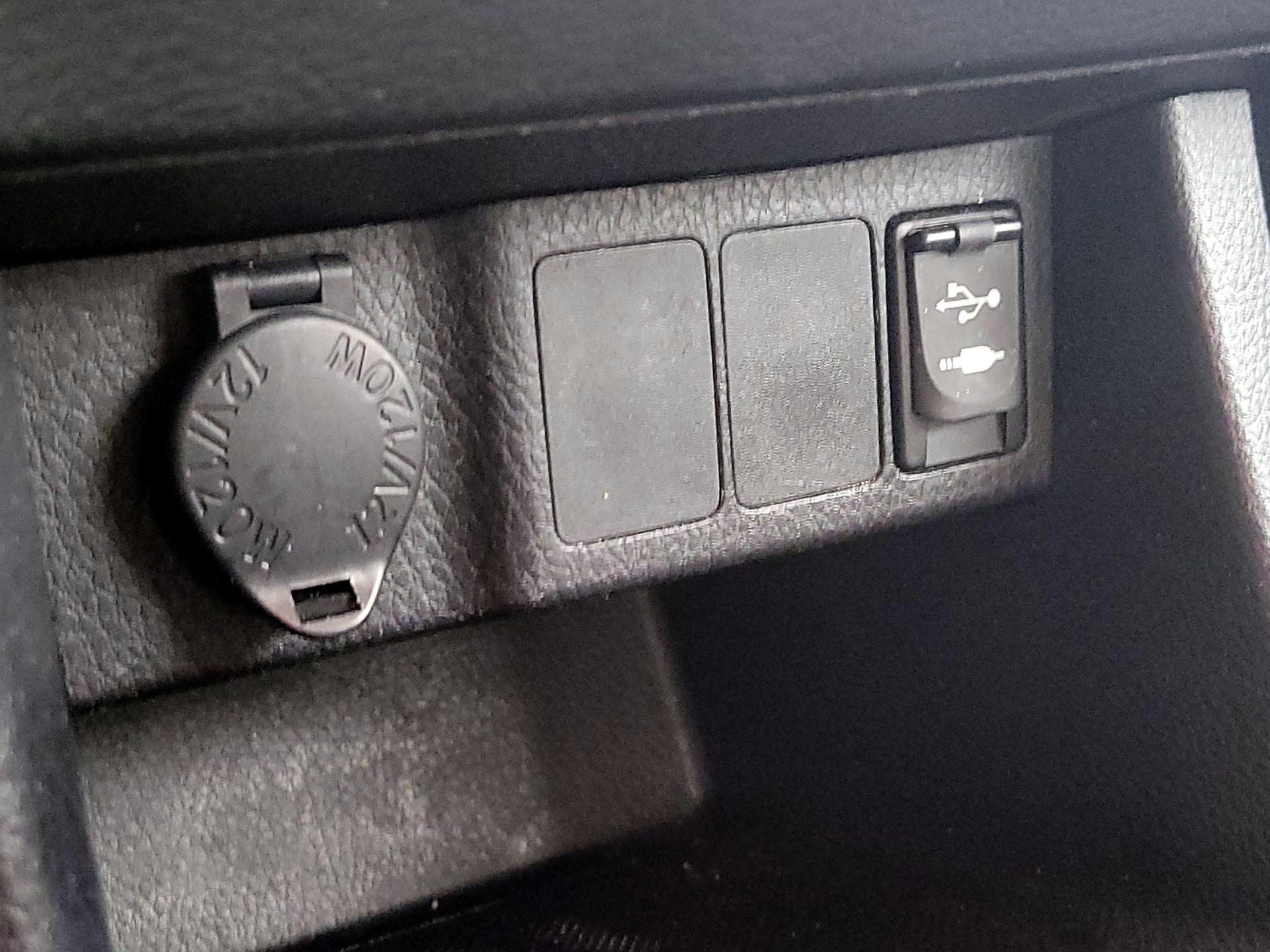 Thumbnail: 2014 Toyota Corolla - 18