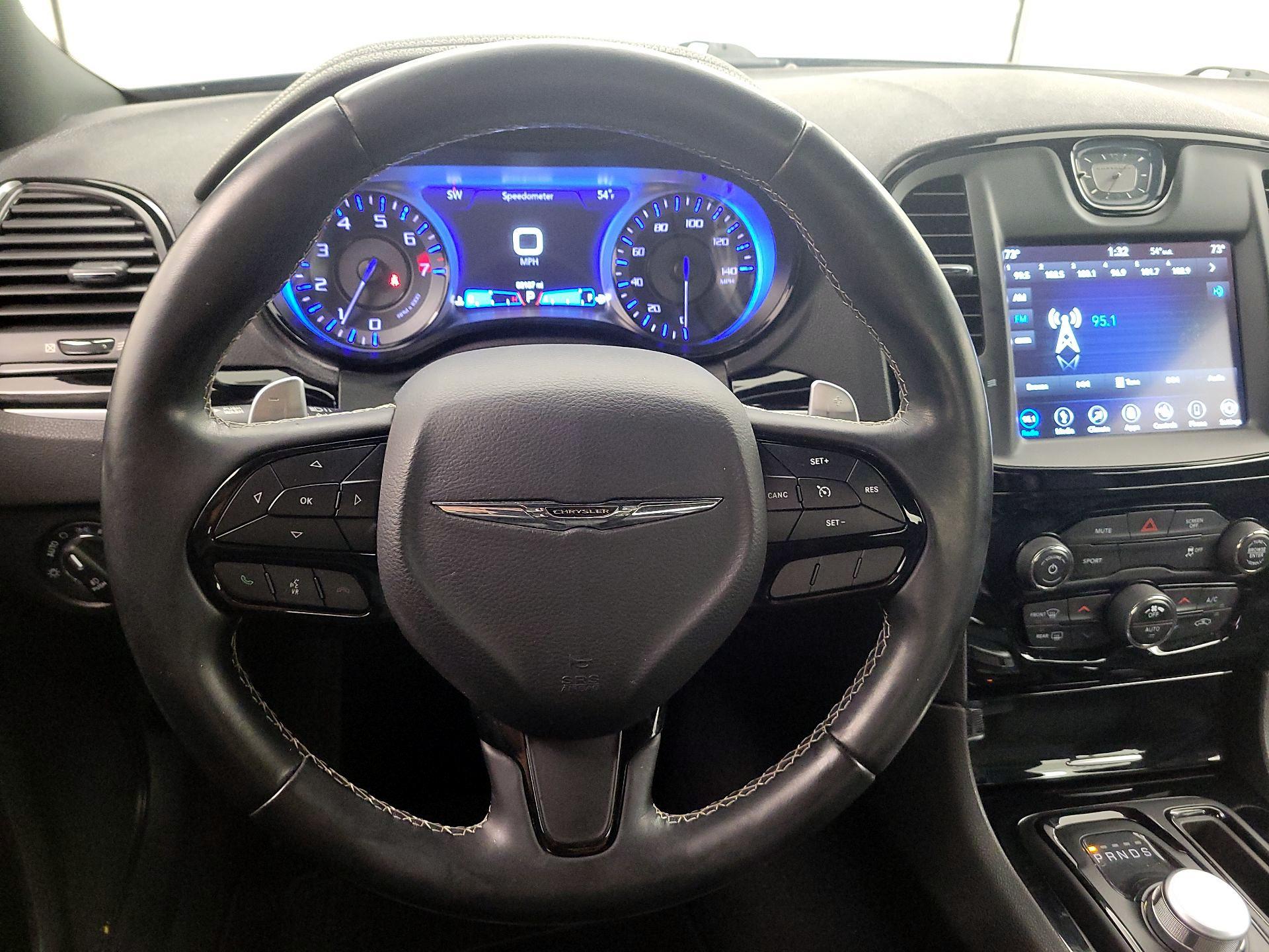 Thumbnail: 2019 Chrysler 300 - 10