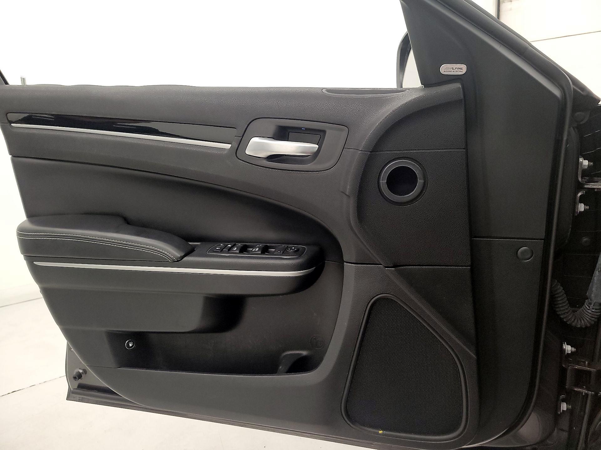 Thumbnail: 2019 Chrysler 300 - 12