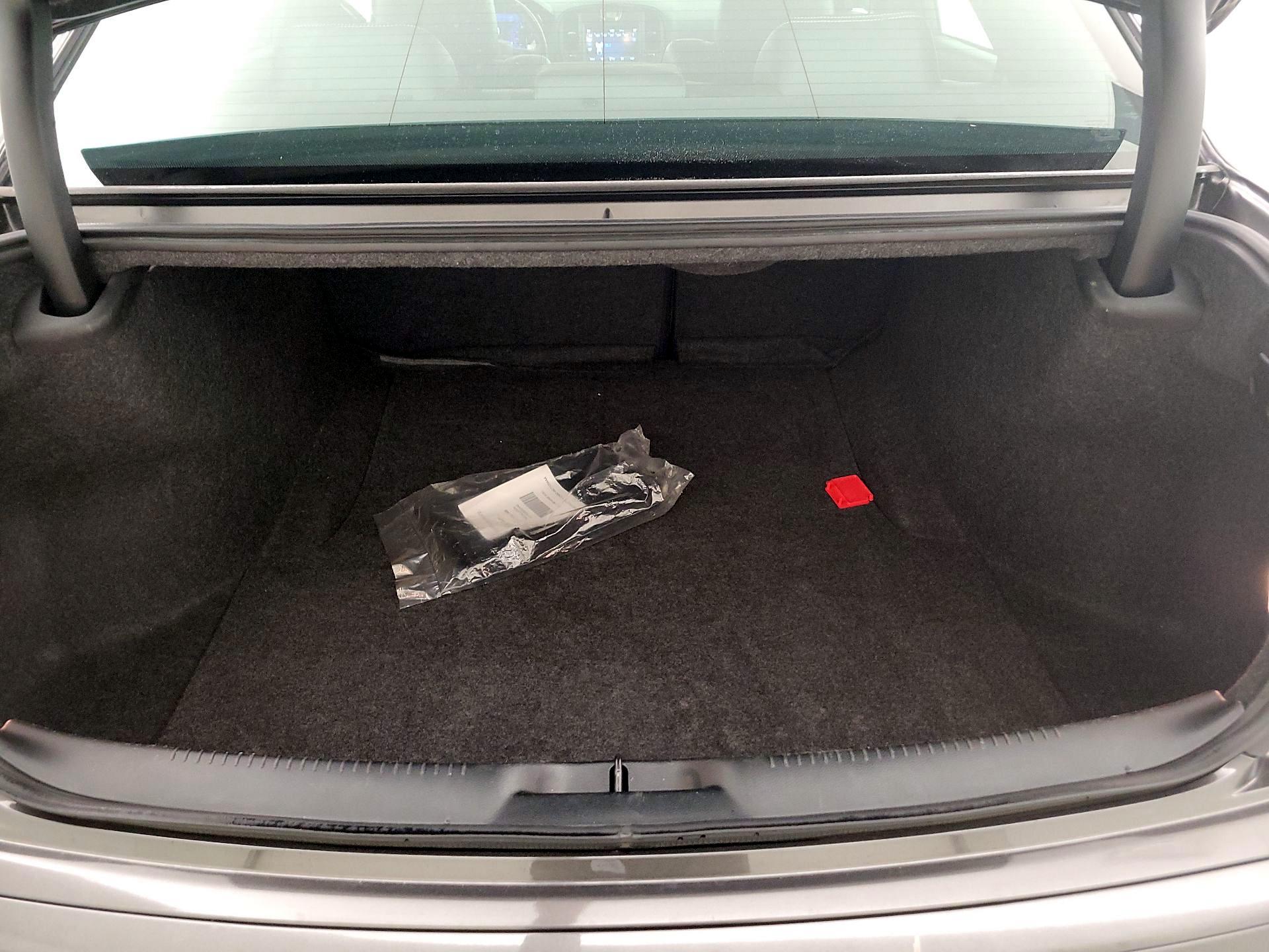 Thumbnail: 2019 Chrysler 300 - 20