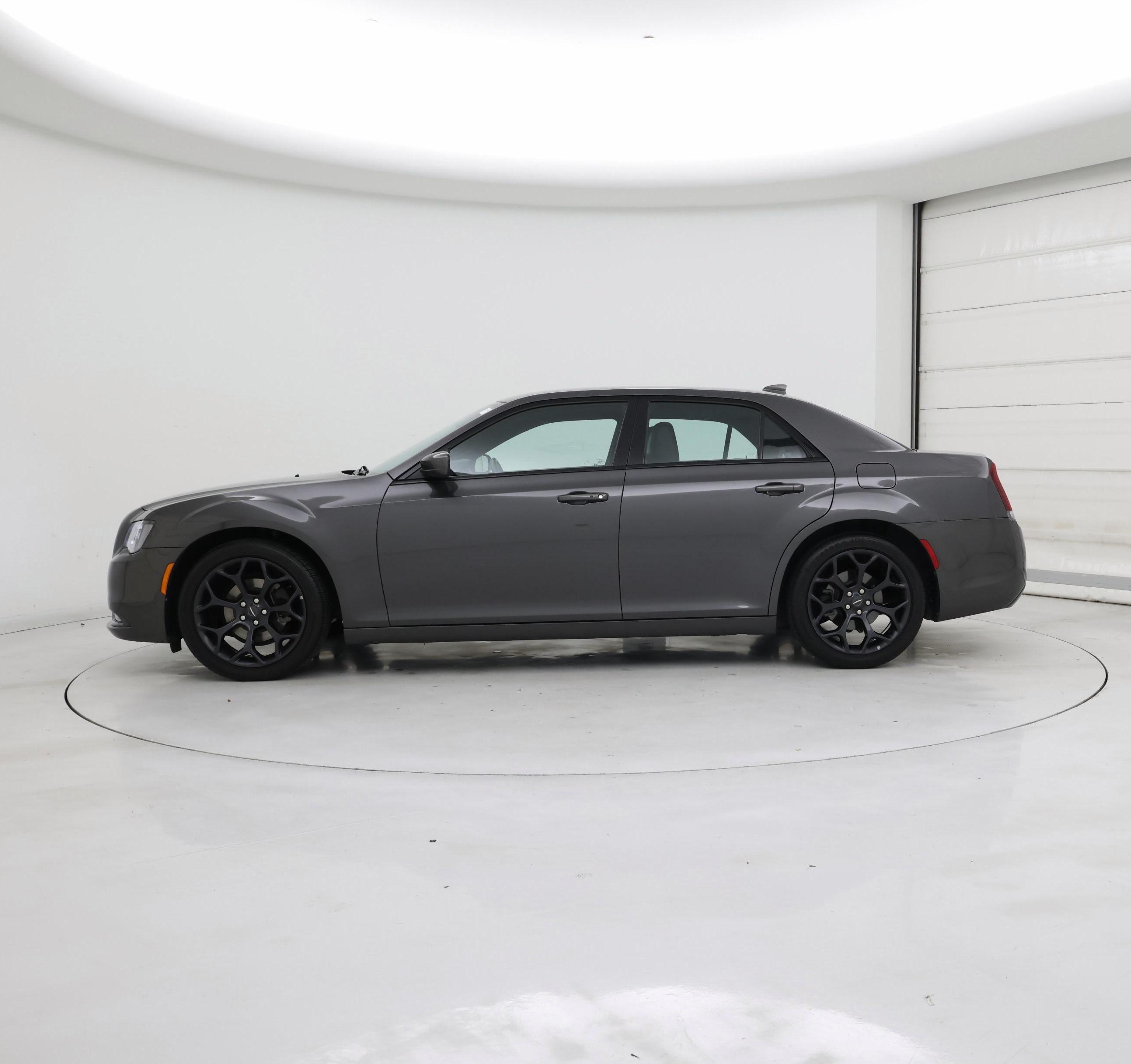 Thumbnail: 2019 Chrysler 300 - 3