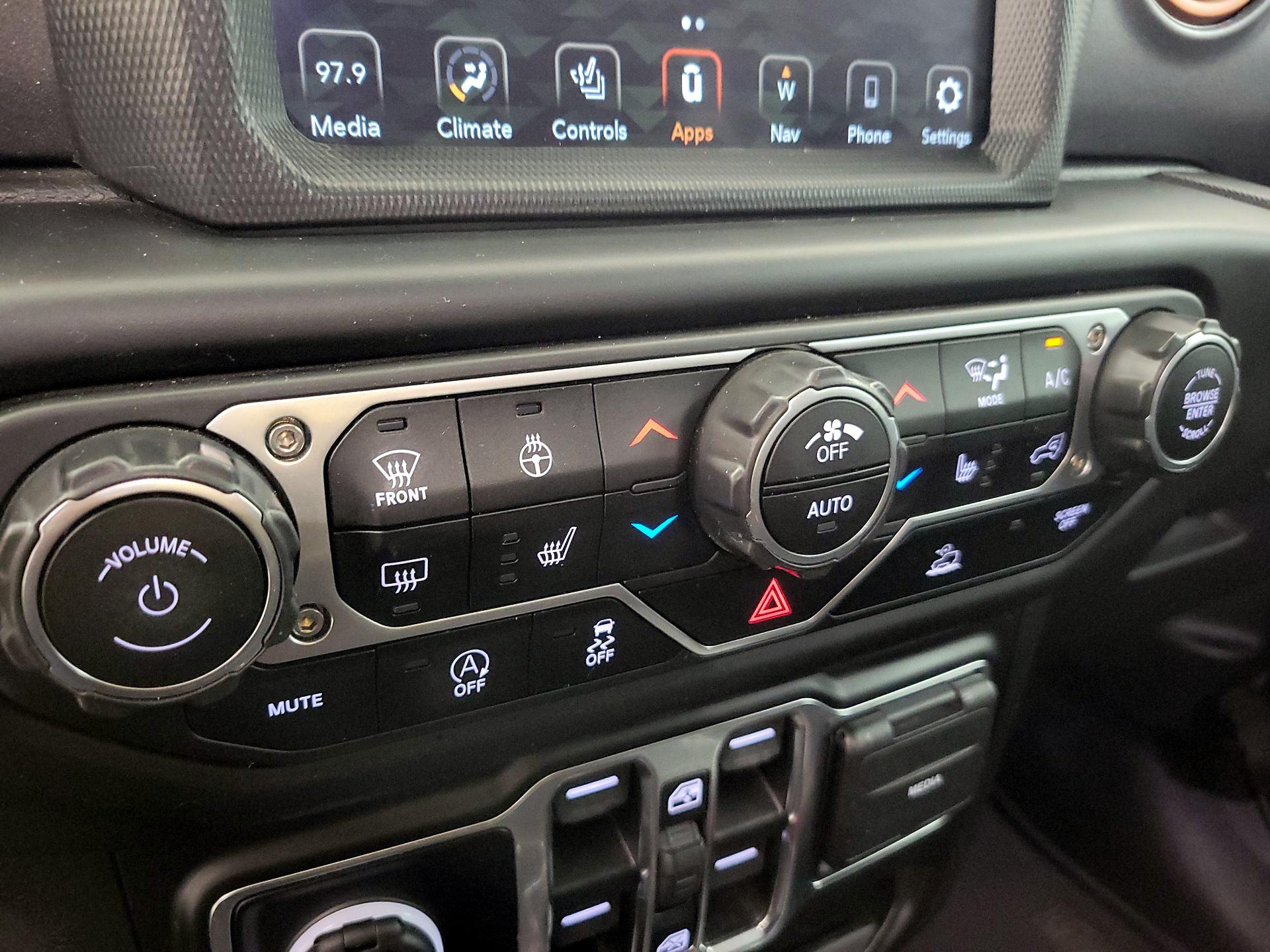 Thumbnail: 2023 Jeep Gladiator - 17