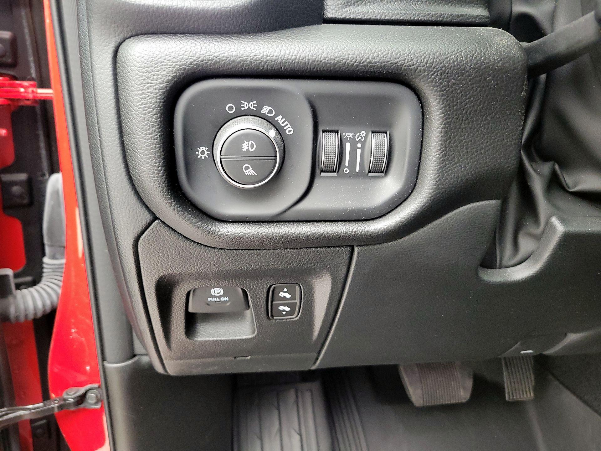 Thumbnail: 2025 RAM 1500 - 13