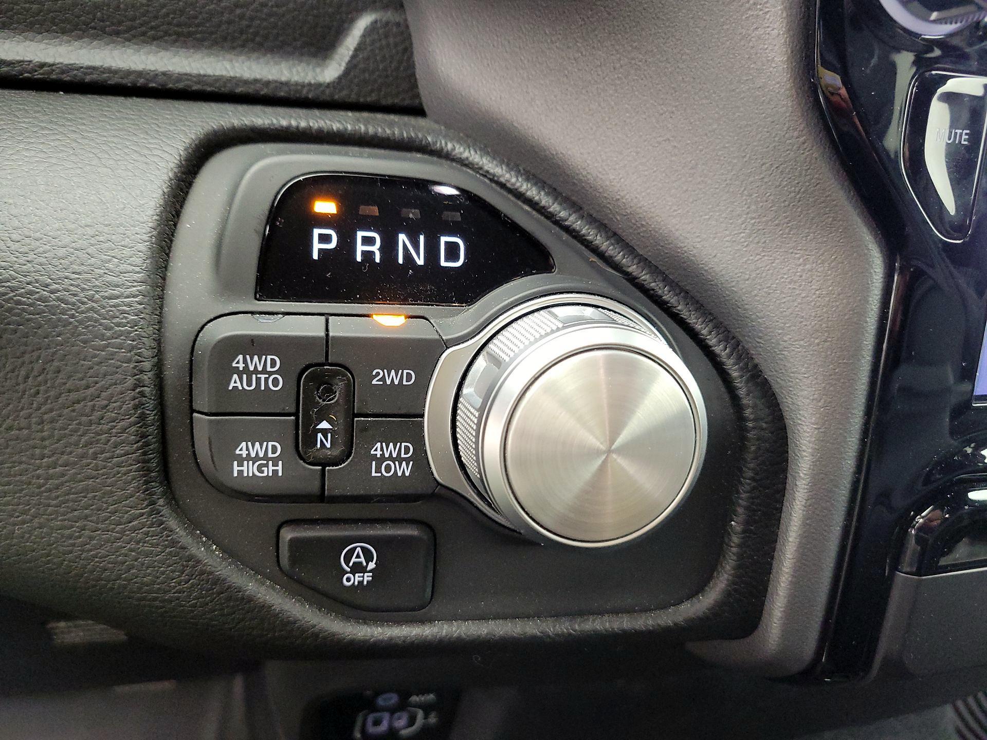 Thumbnail: 2025 RAM 1500 - 18