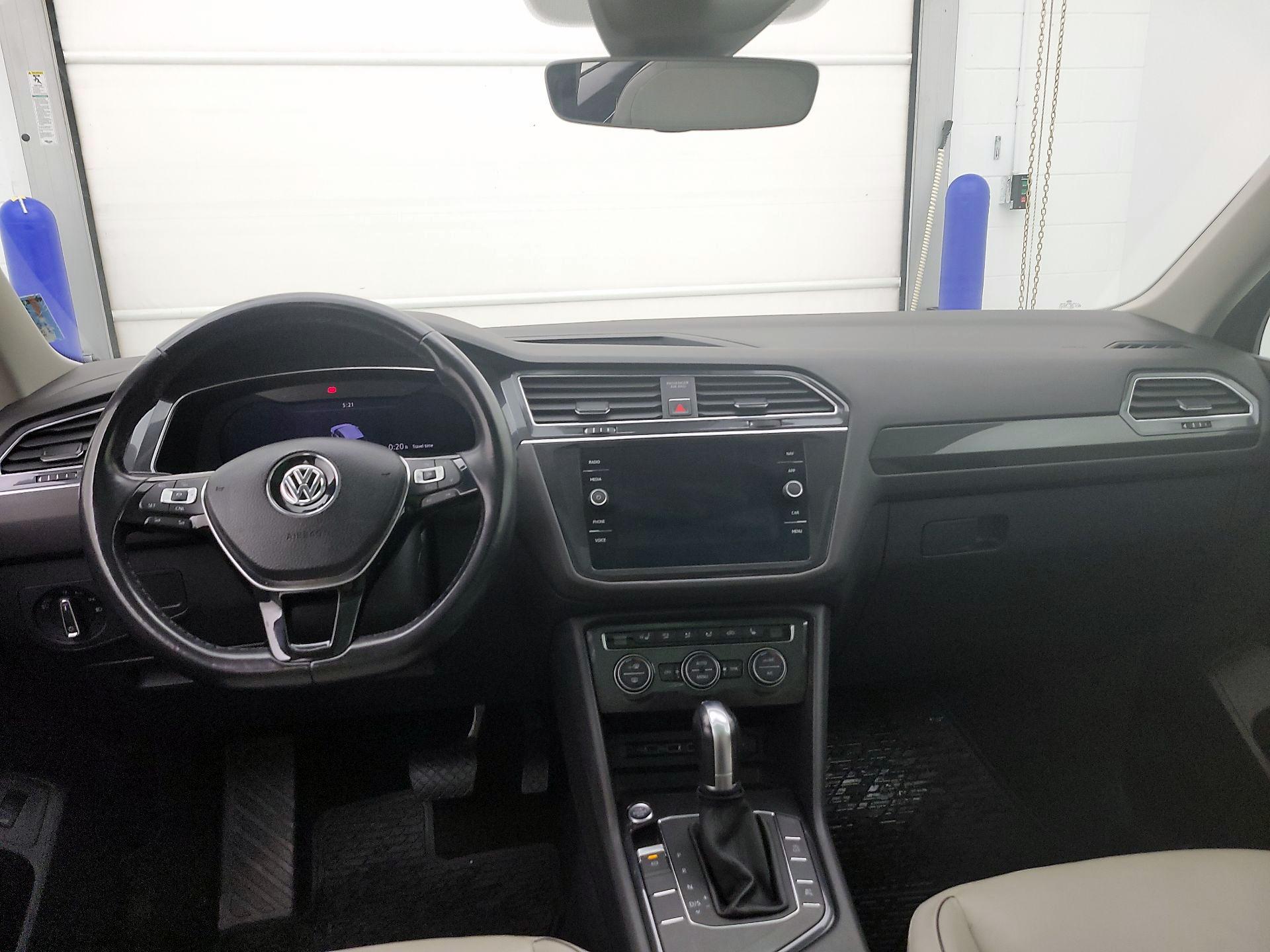 Thumbnail: 2018 Volkswagen Tiguan - 9