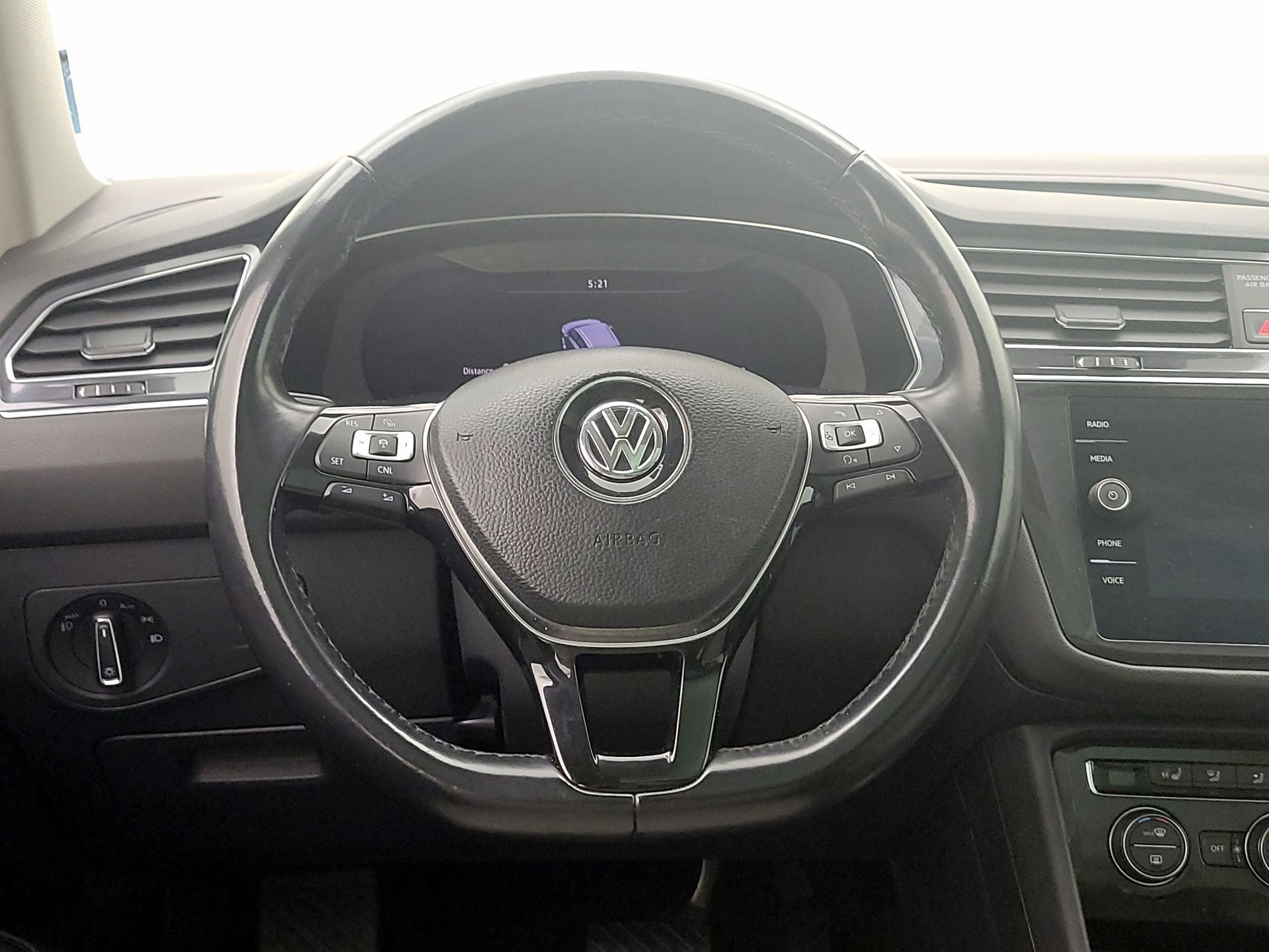 Thumbnail: 2018 Volkswagen Tiguan - 10