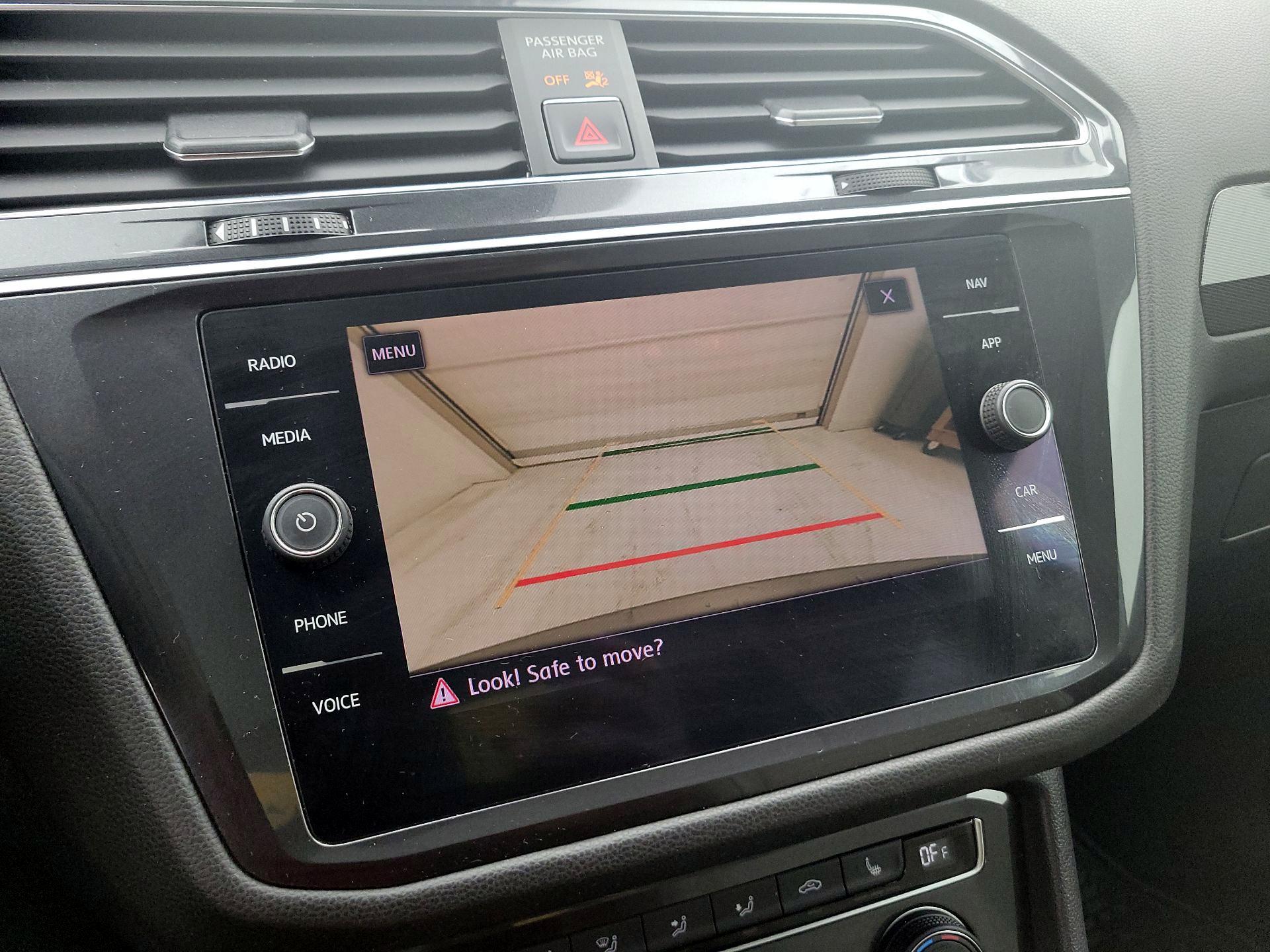 Thumbnail: 2018 Volkswagen Tiguan - 15