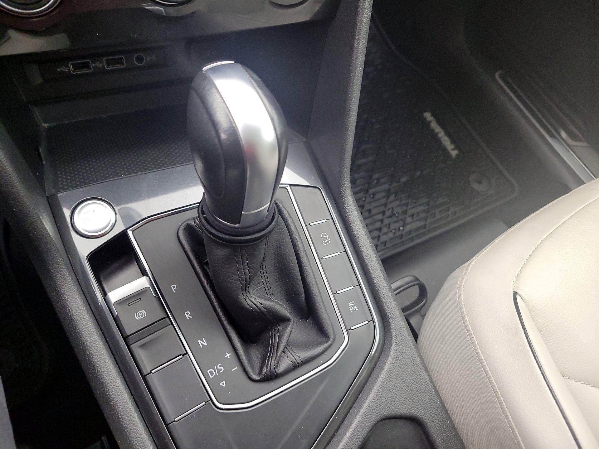 Thumbnail: 2018 Volkswagen Tiguan - 18