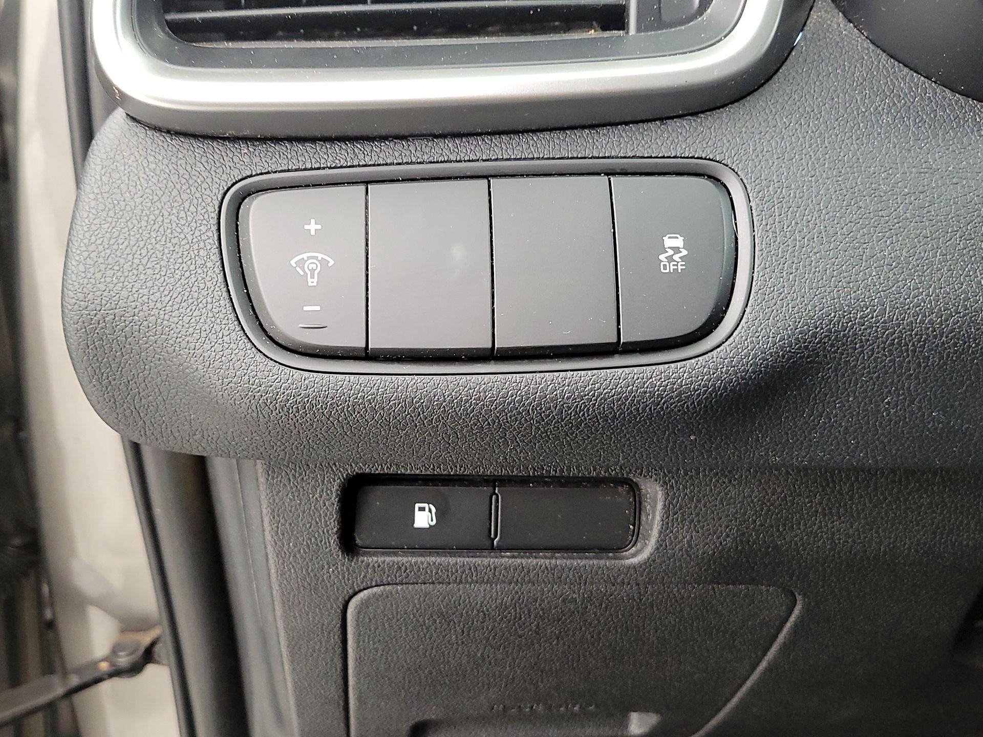 Thumbnail: 2017 Kia Sorento - 13