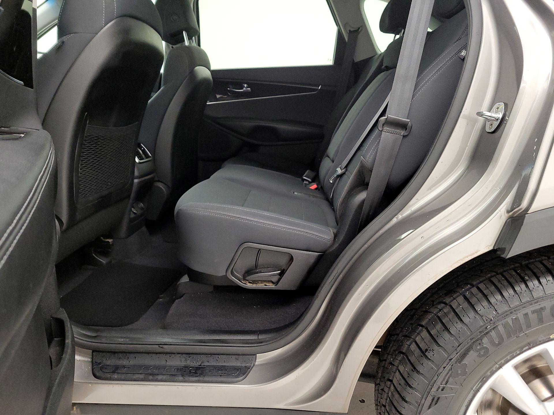 Thumbnail: 2017 Kia Sorento - 19