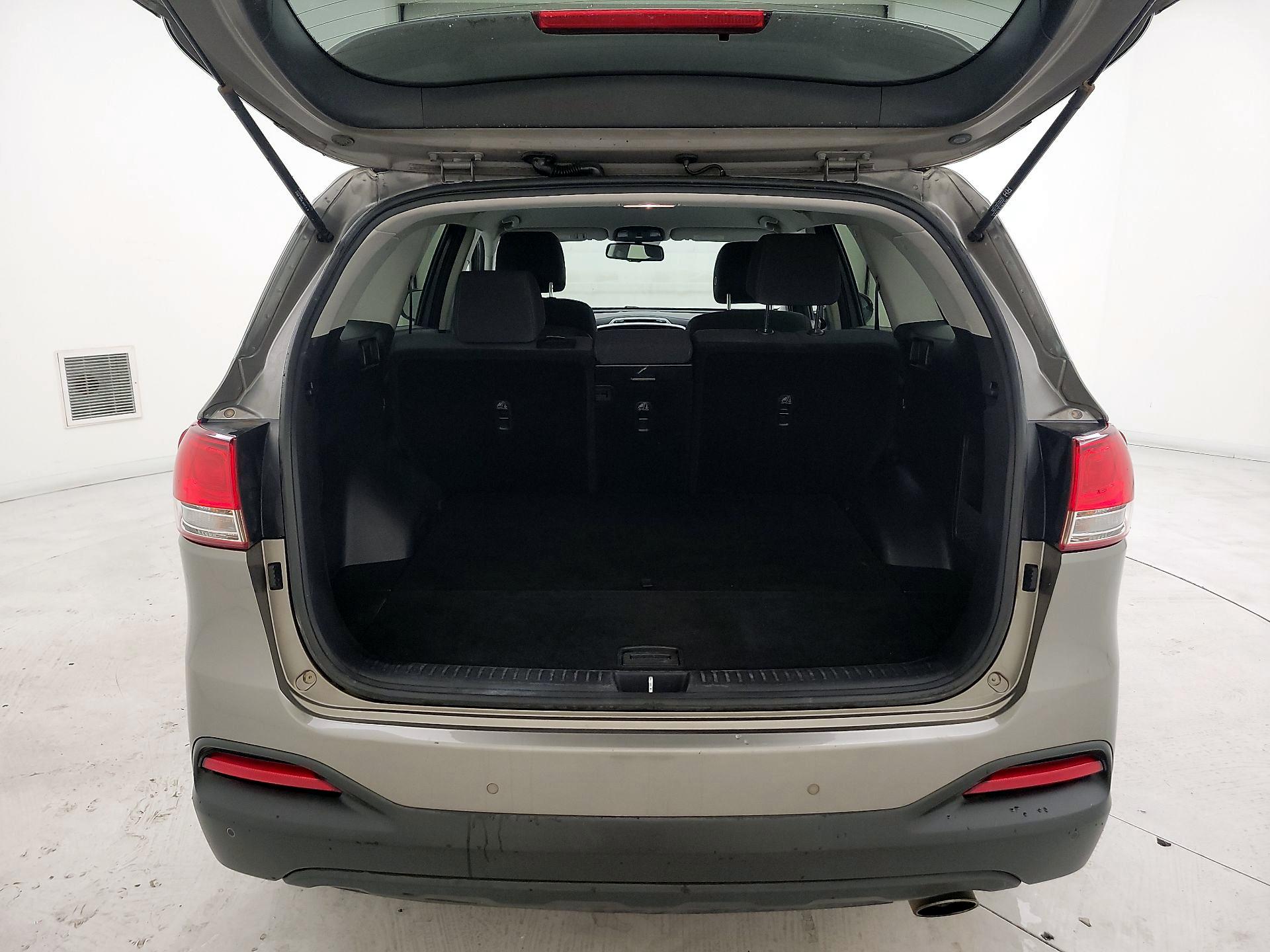 Thumbnail: 2017 Kia Sorento - 20