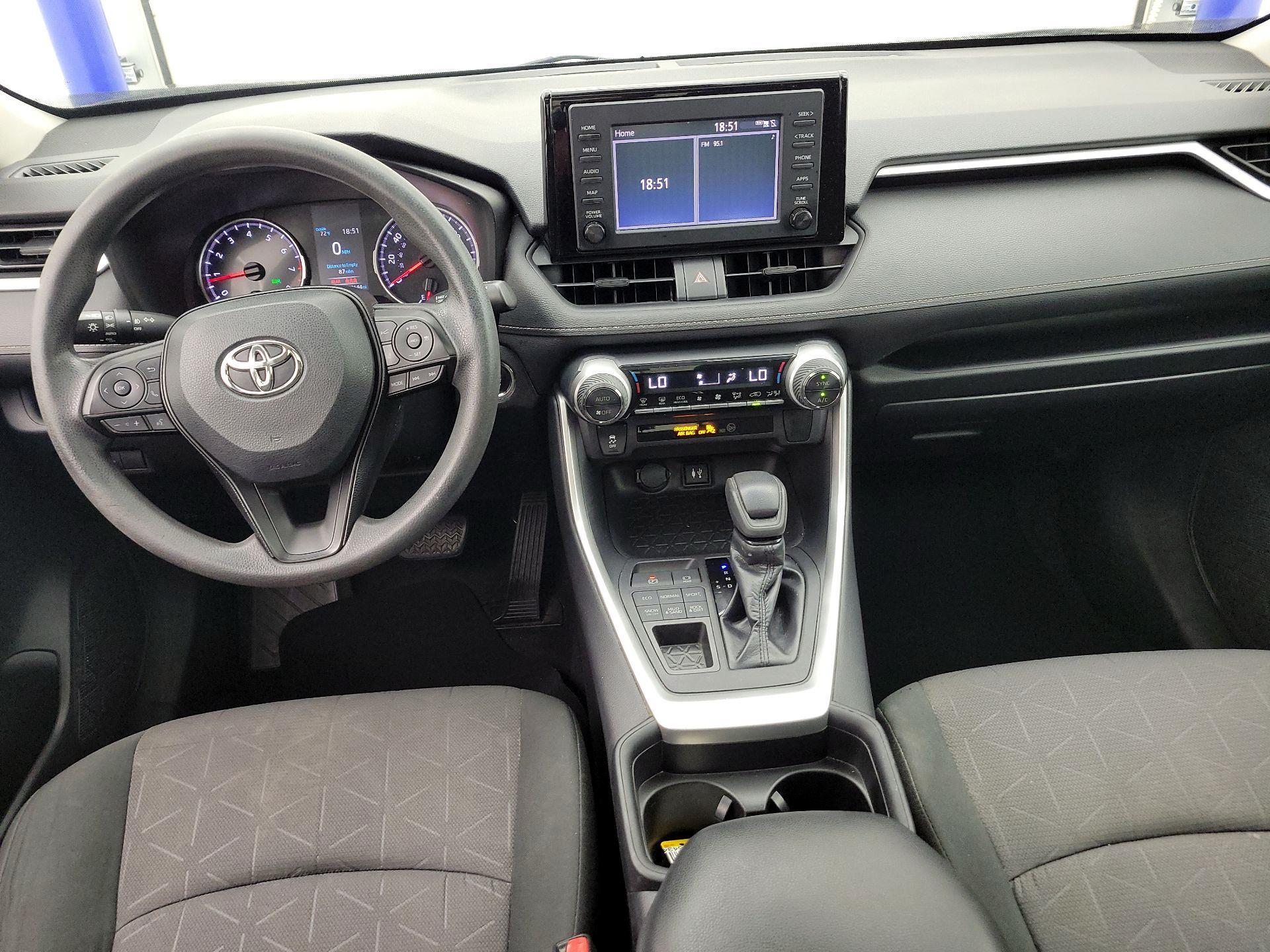 Thumbnail: 2019 Toyota RAV4 - 9