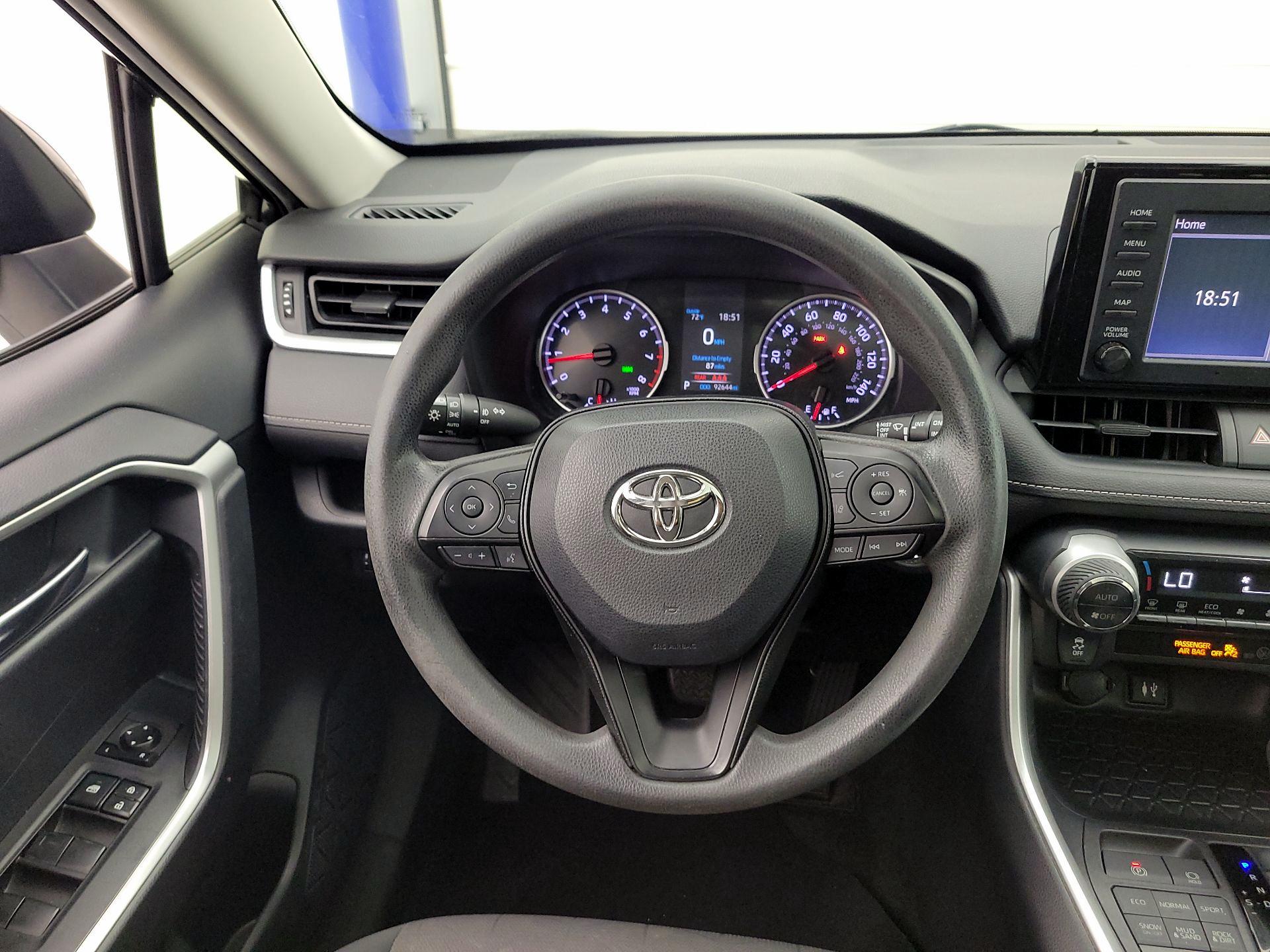 Thumbnail: 2019 Toyota RAV4 - 10