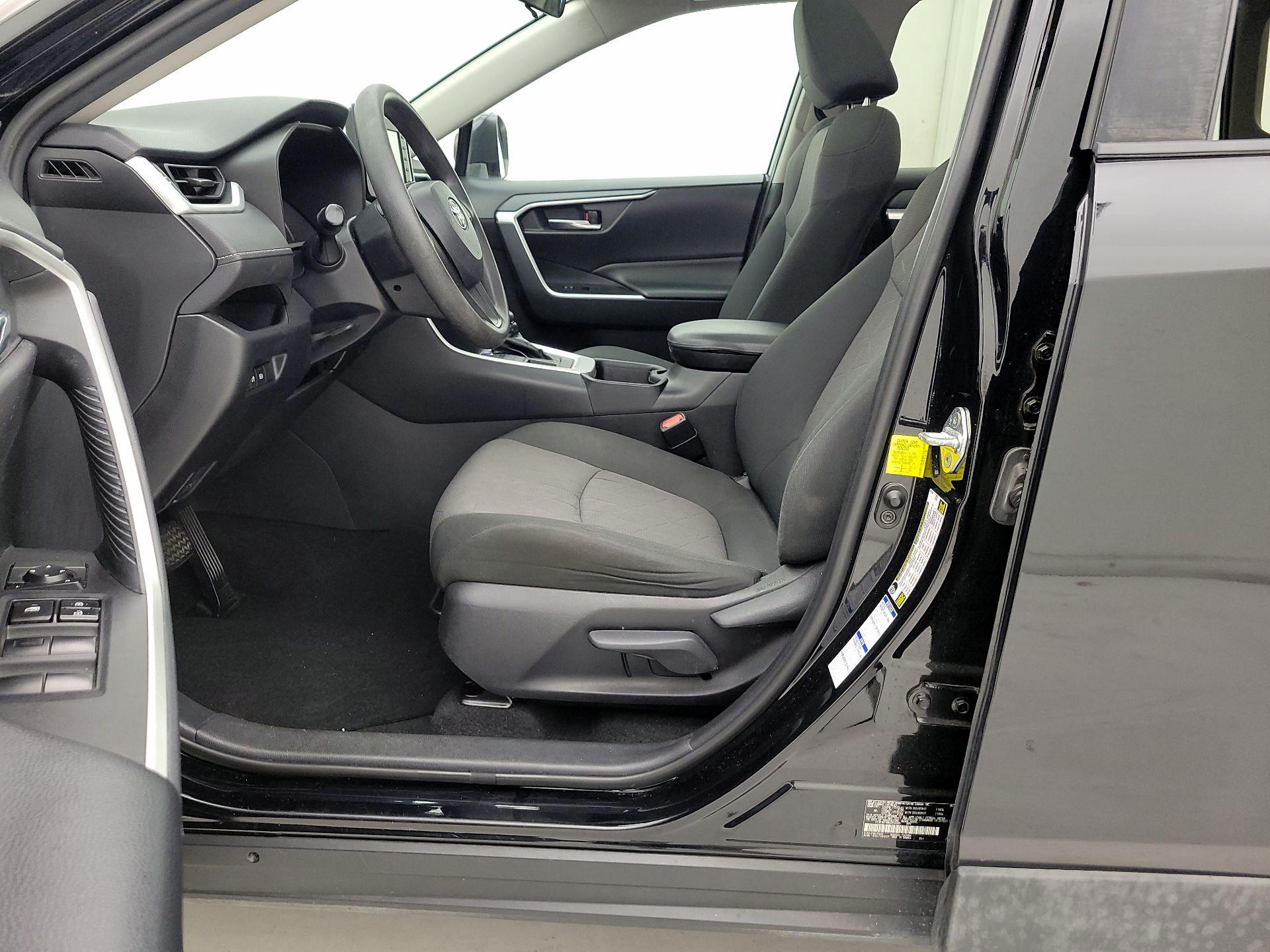 Thumbnail: 2019 Toyota RAV4 - 11