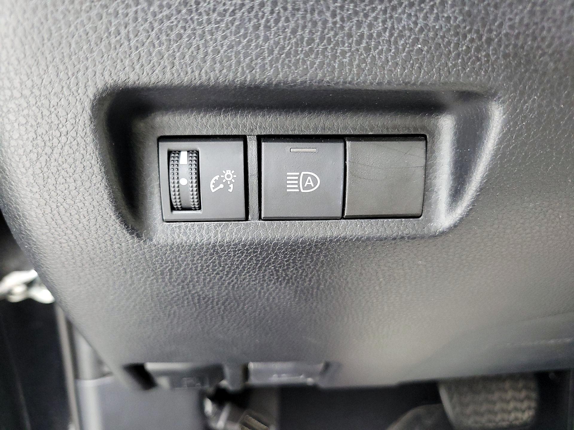 Thumbnail: 2019 Toyota RAV4 - 13