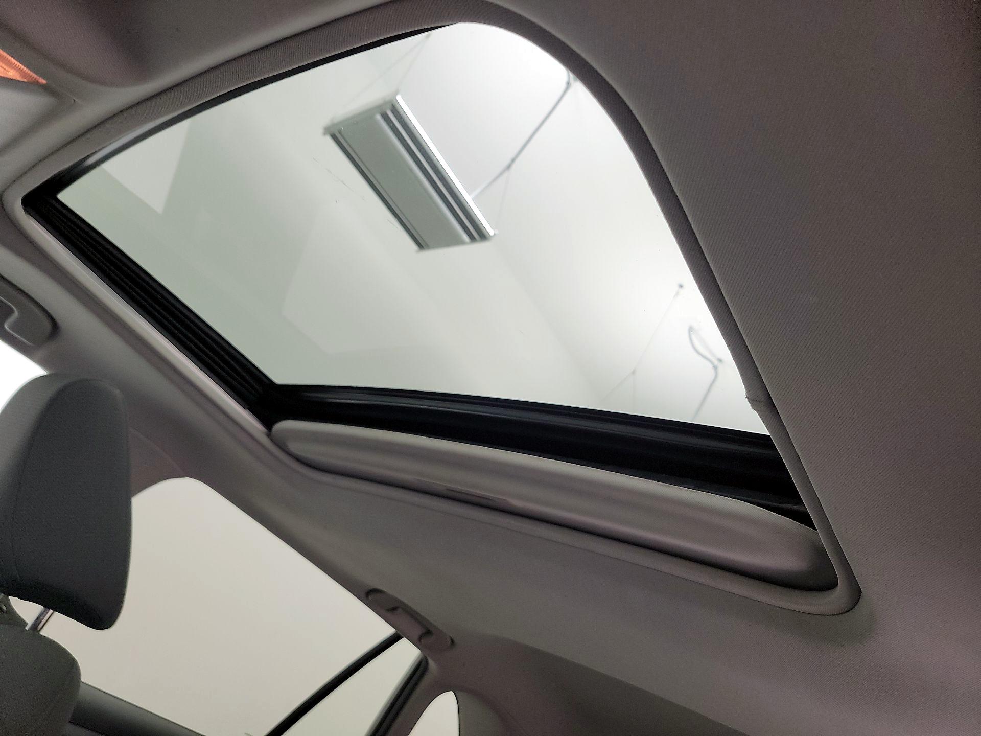 Thumbnail: 2019 Toyota RAV4 - 19