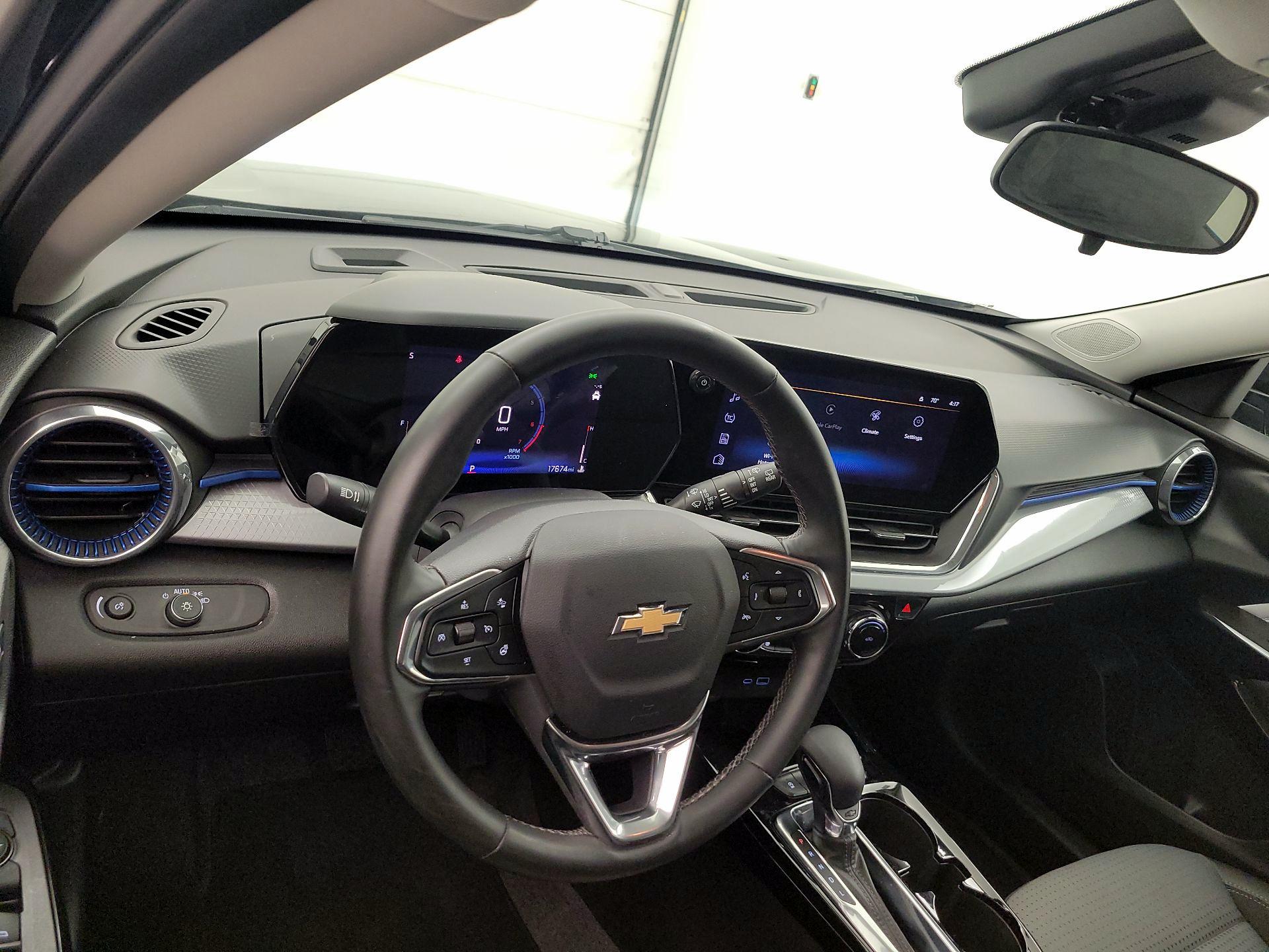 Thumbnail: 2024 Chevrolet Trax - 9