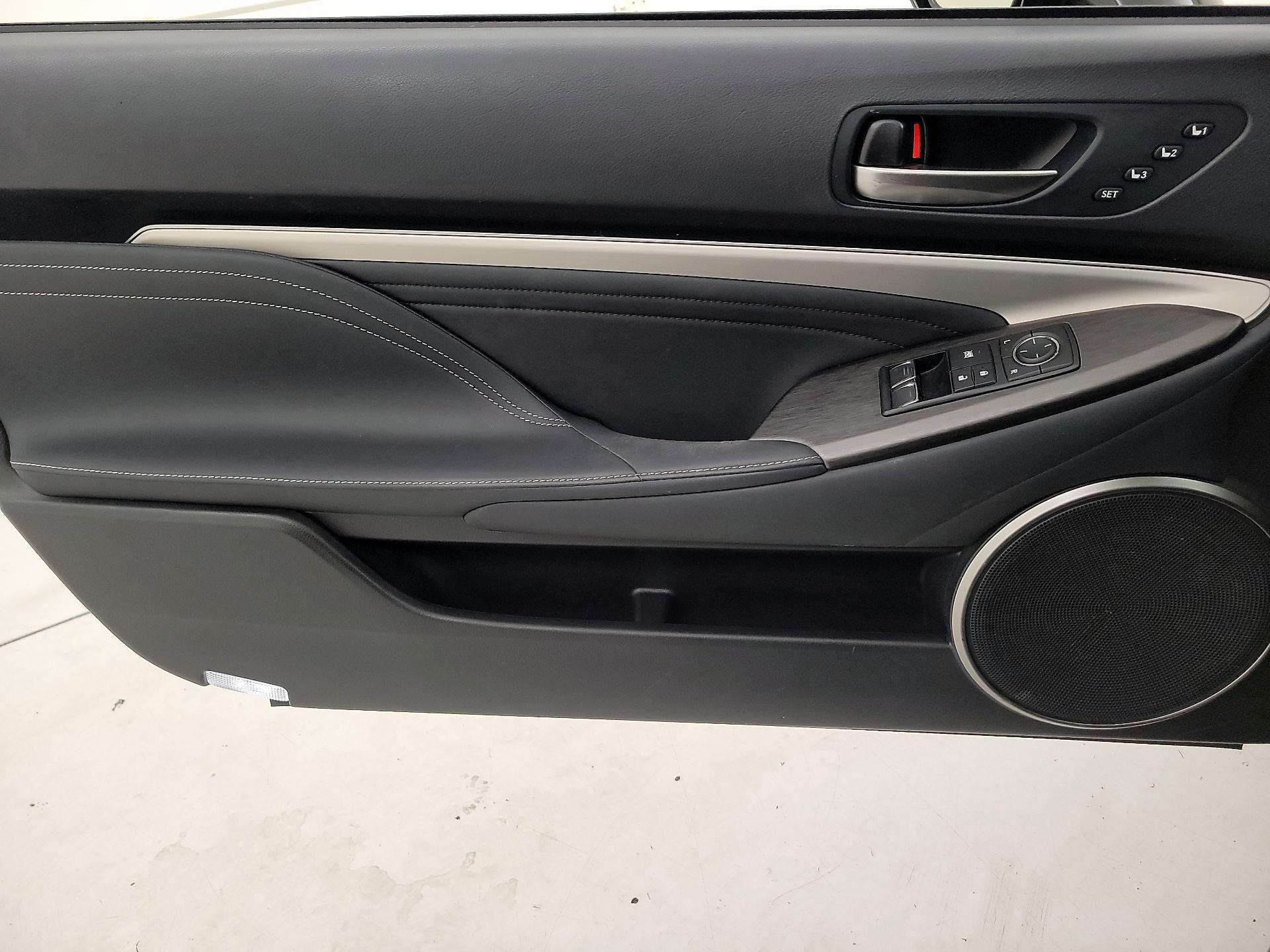 Thumbnail: 2022 Lexus RC - 12