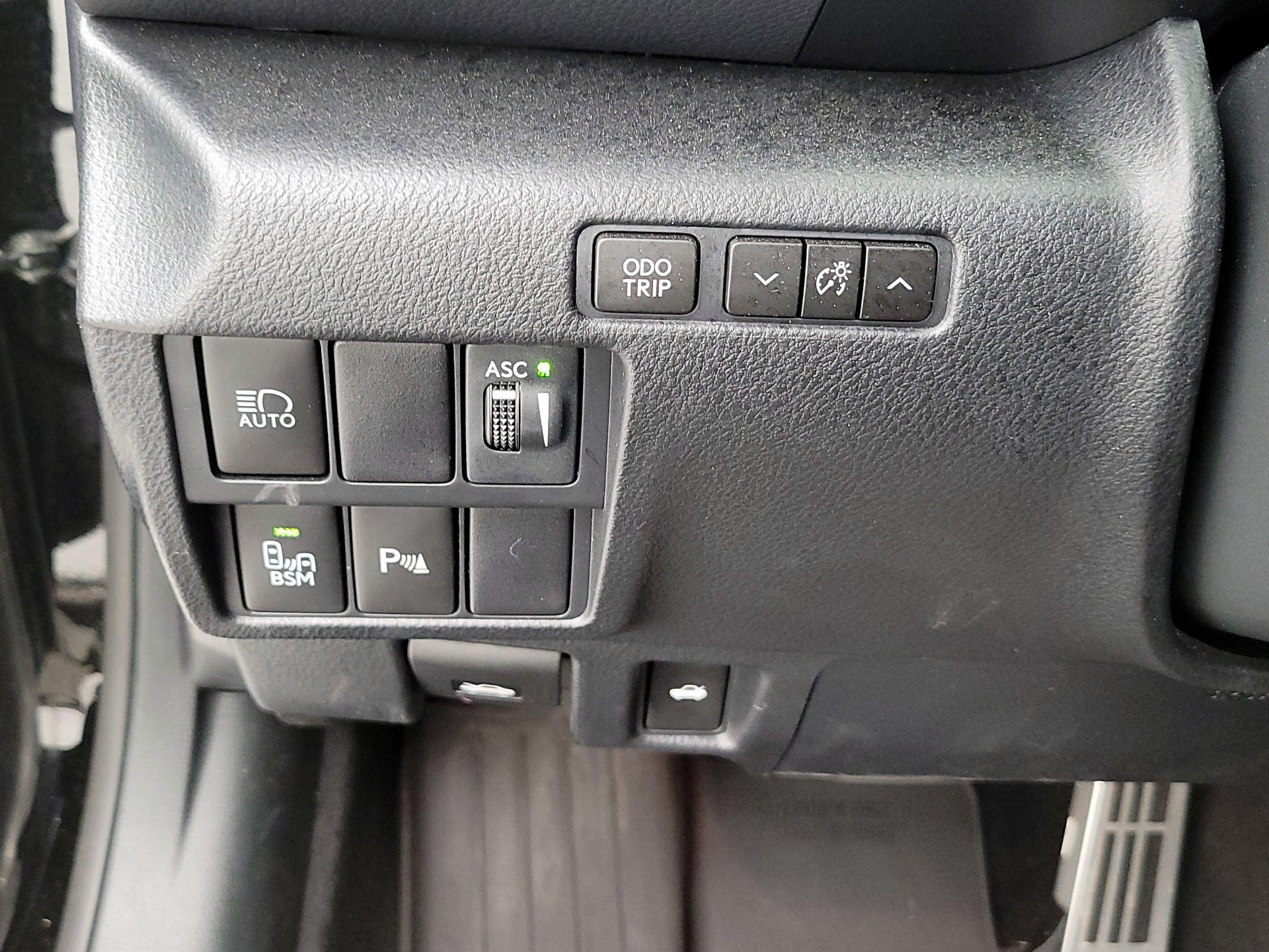 Thumbnail: 2022 Lexus RC - 13