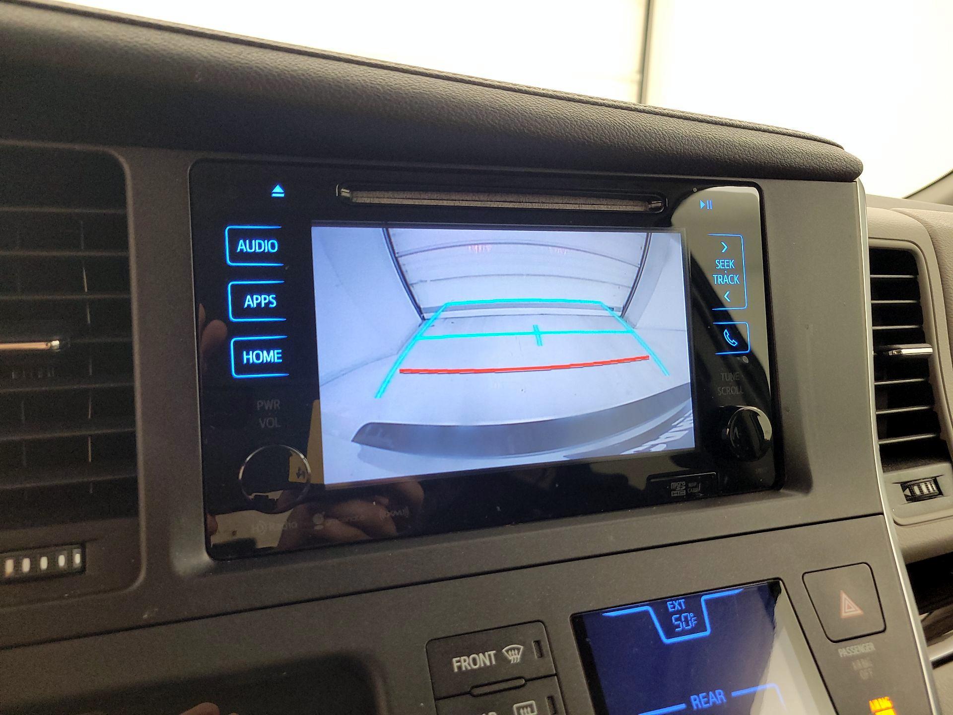 Thumbnail: 2017 Toyota Sienna - 14