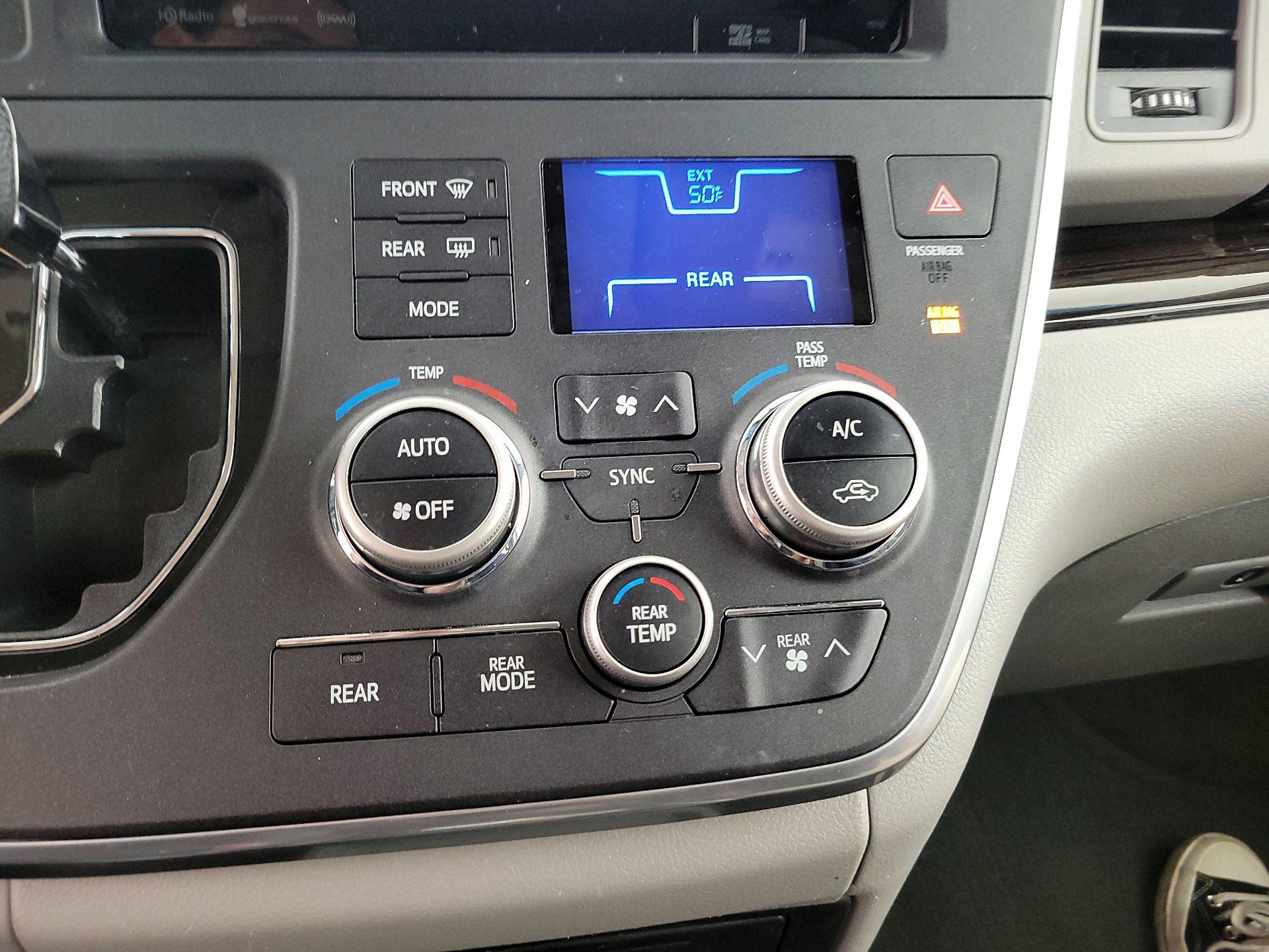 Thumbnail: 2017 Toyota Sienna - 16