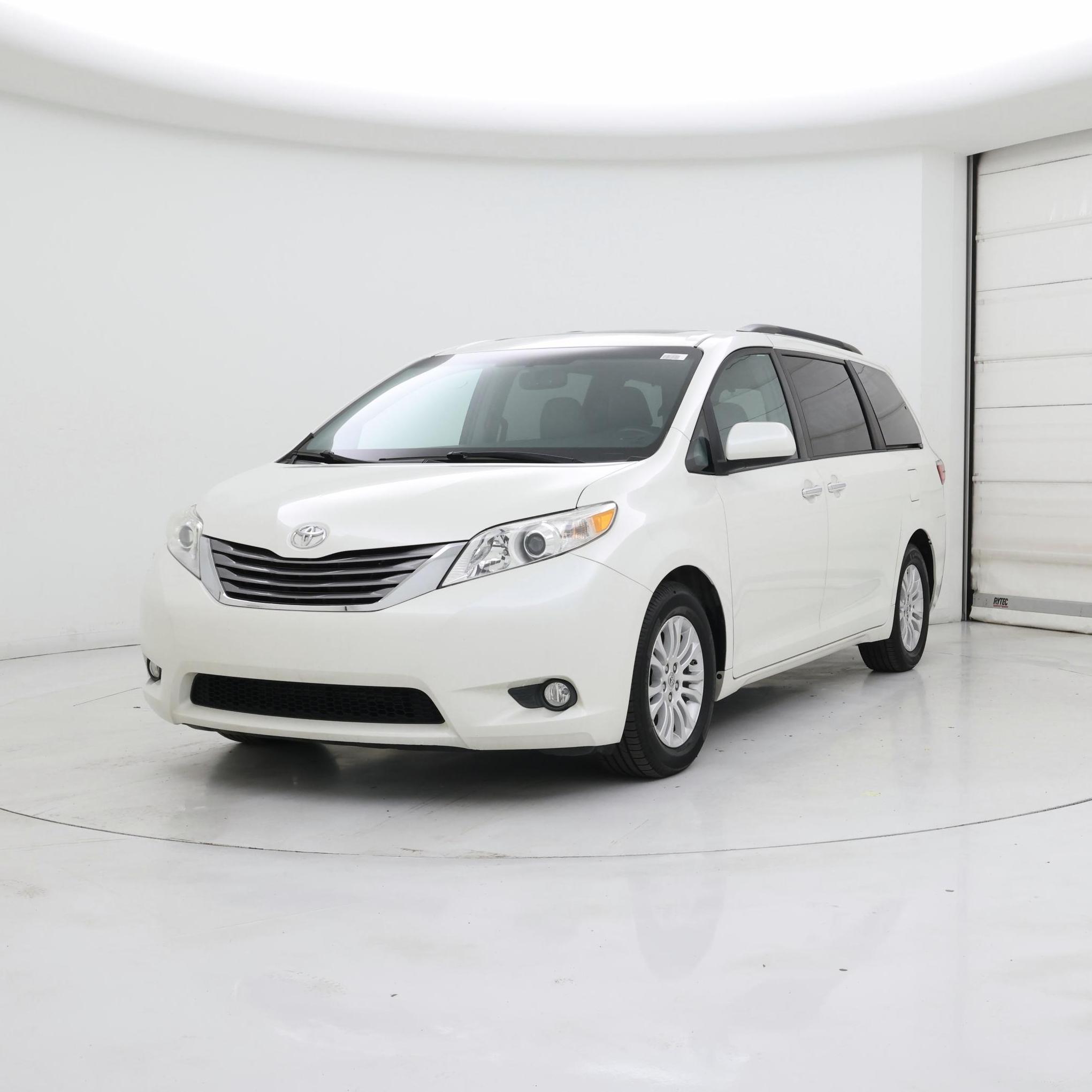 Thumbnail: 2017 Toyota Sienna - 4