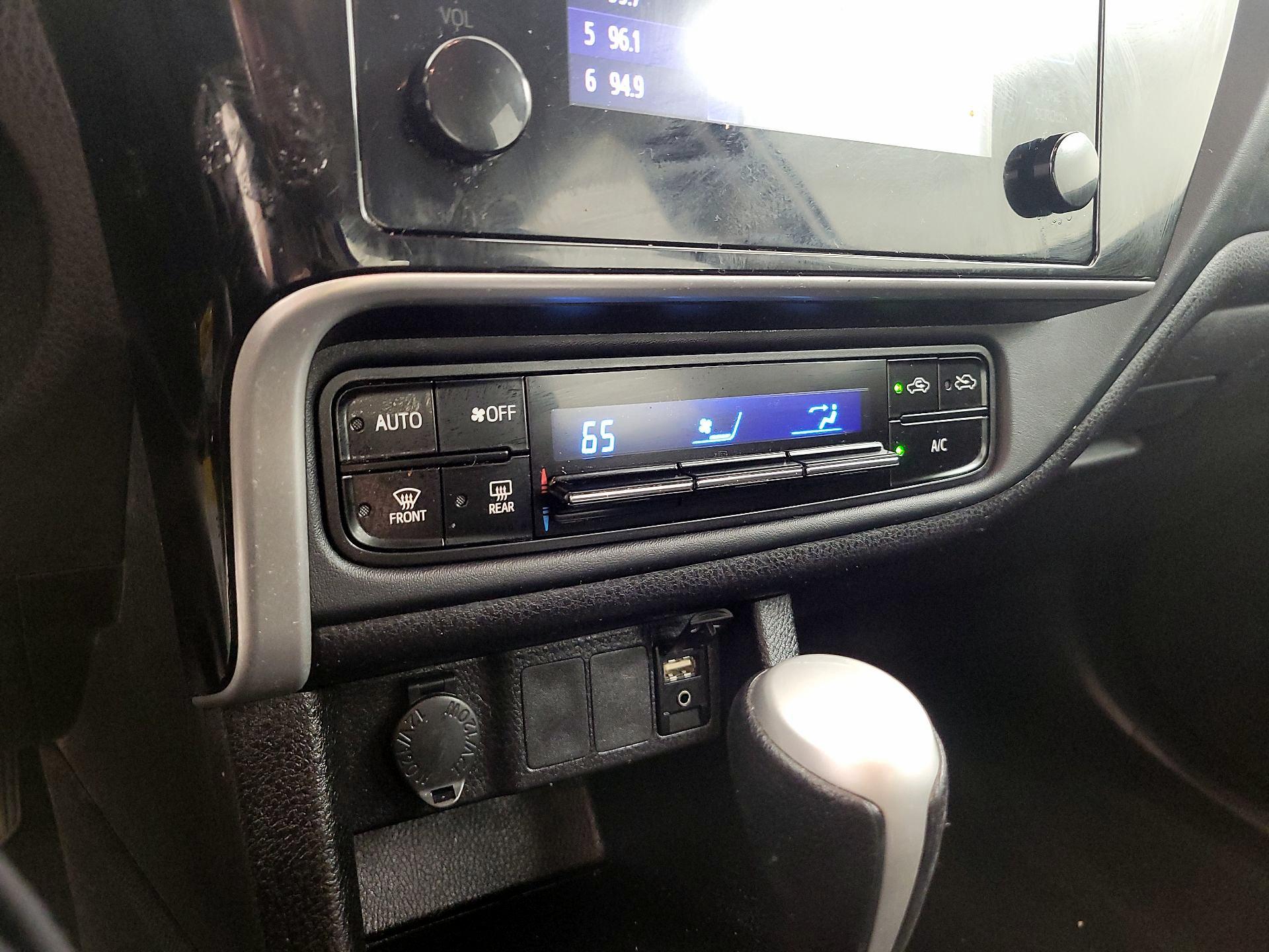 Thumbnail: 2019 Toyota Corolla - 16