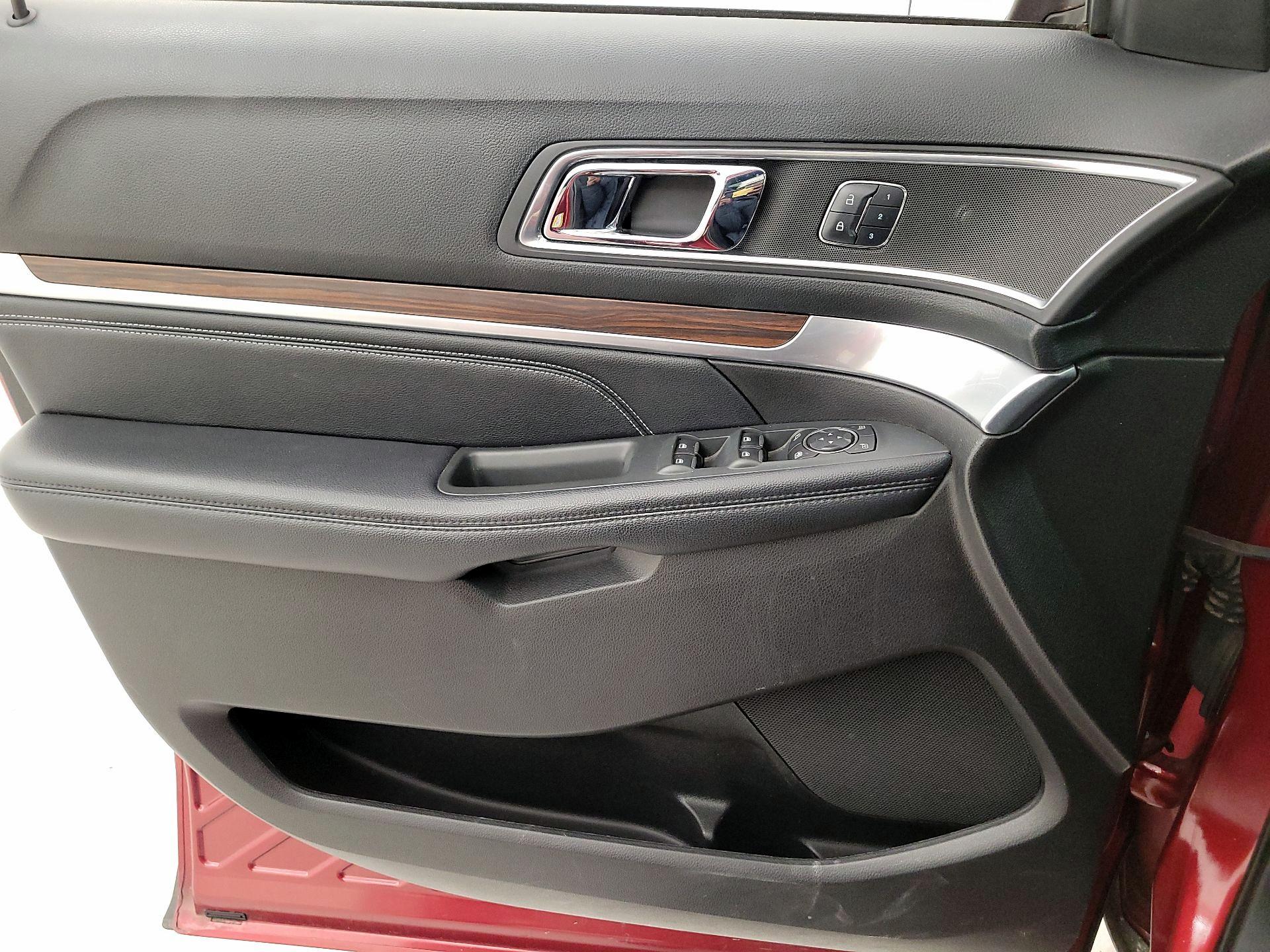 Thumbnail: 2017 Ford Explorer - 12