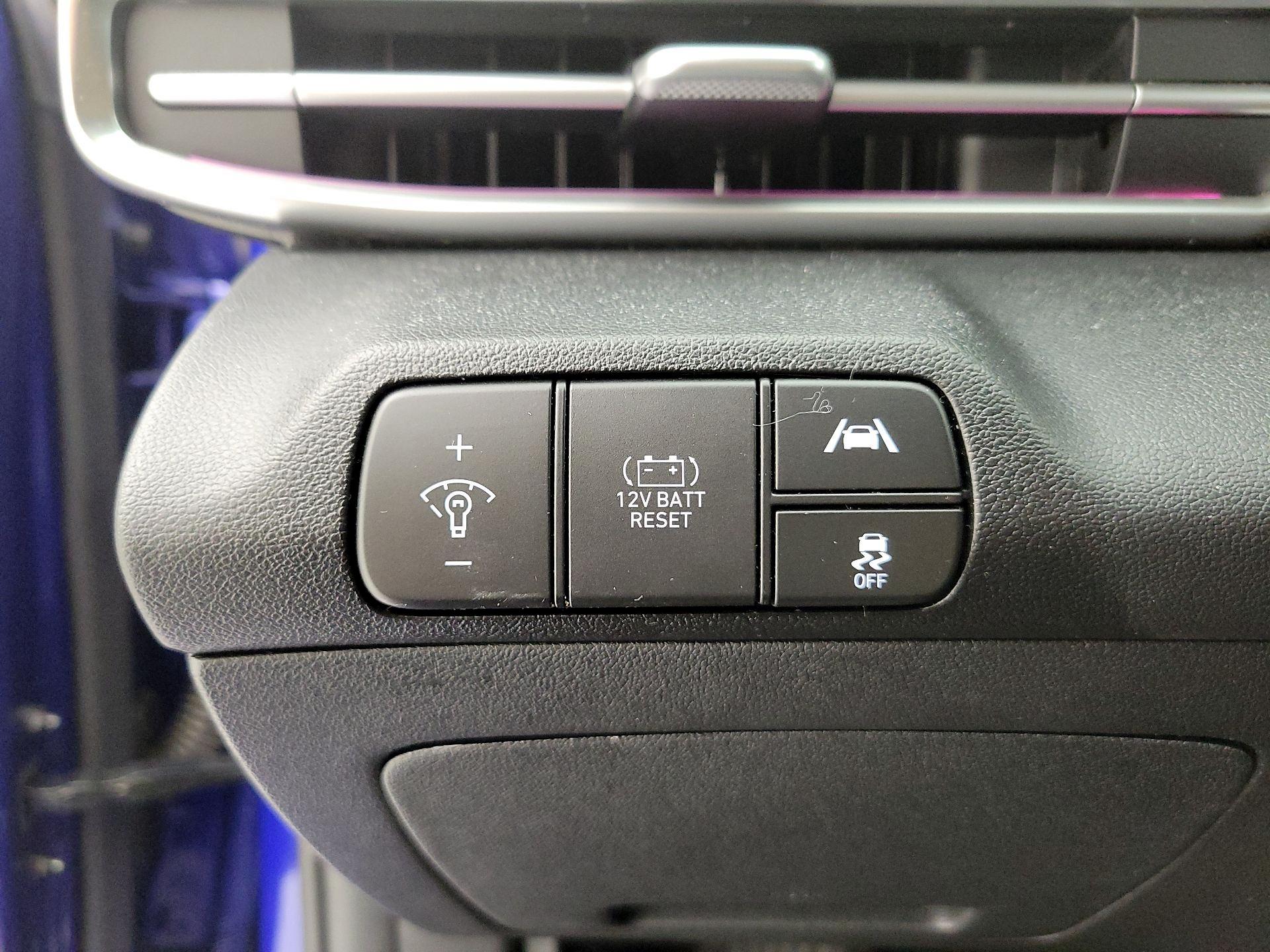 Thumbnail: 2023 Hyundai Elantra - 13